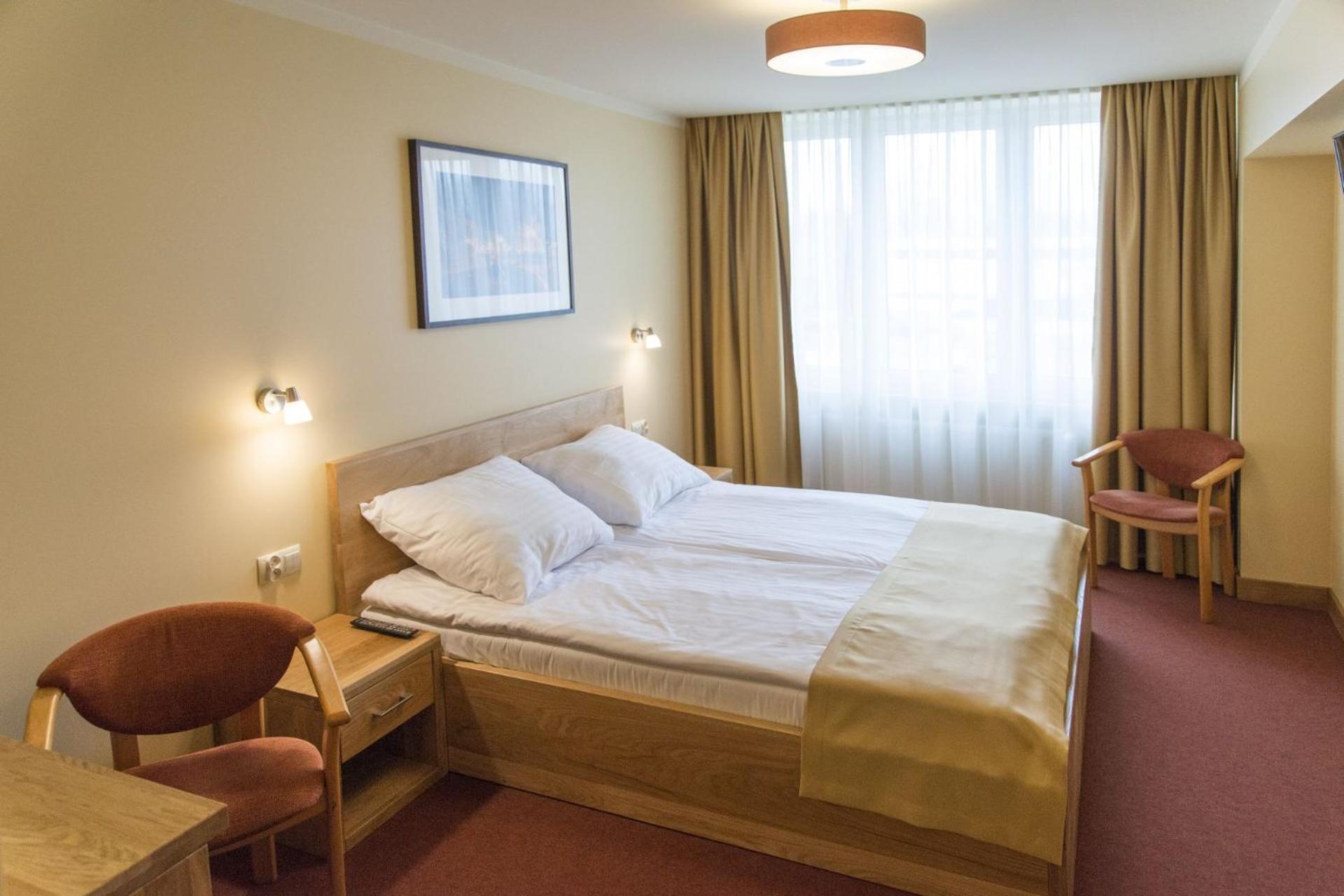 Double Room with Double Bed (1 - 2 Adults) - Photo 2