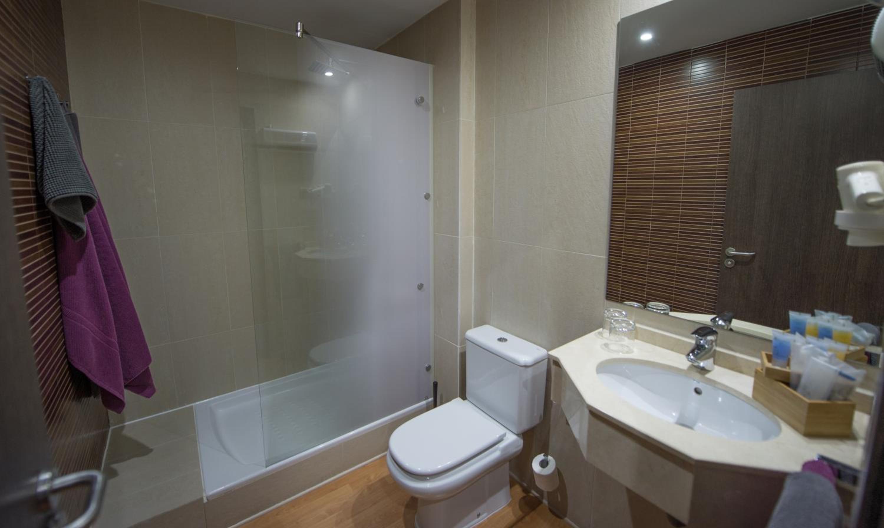 Premium Double Room - Photo 20