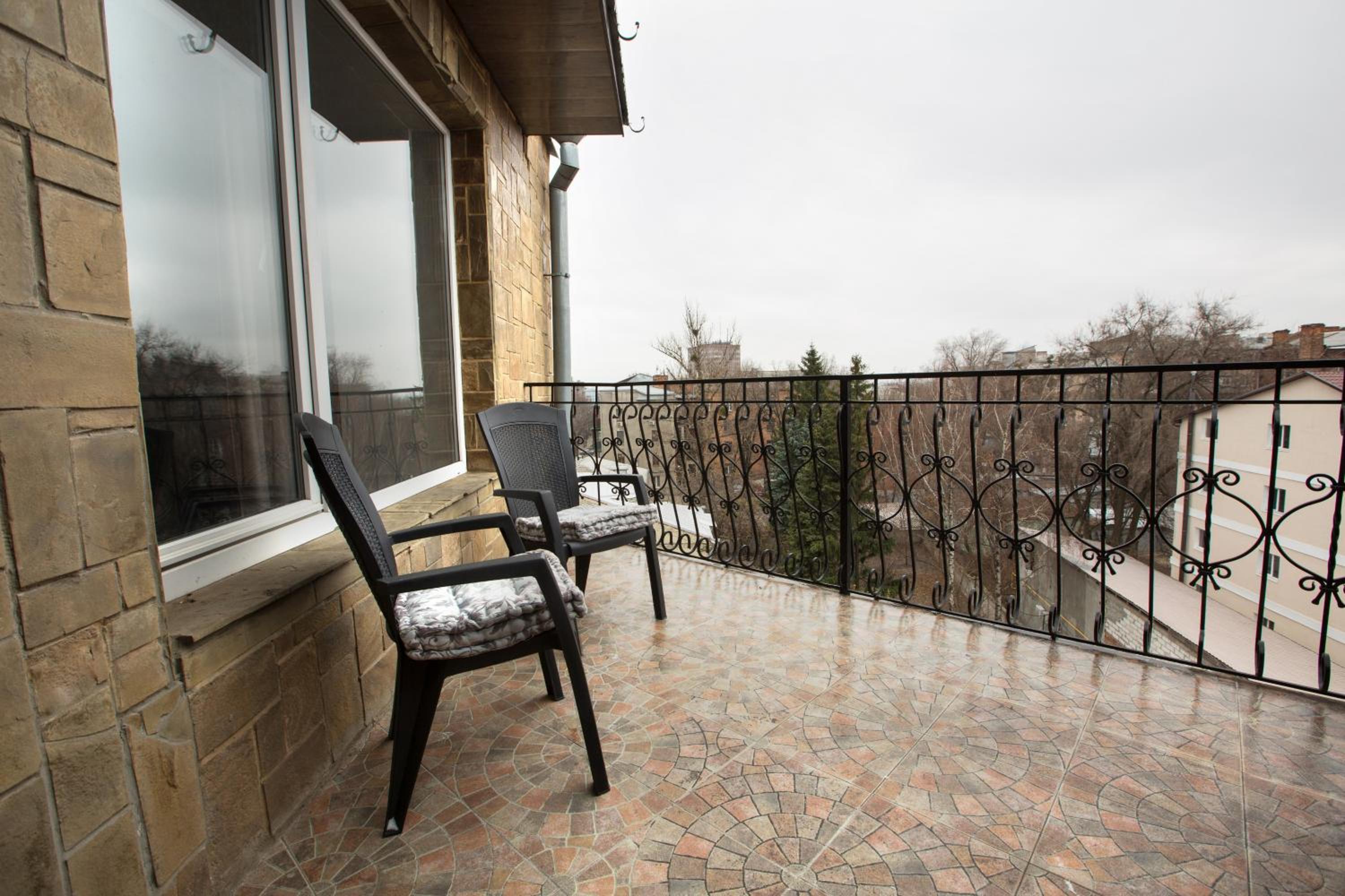 Apartment with Balcony photo 2