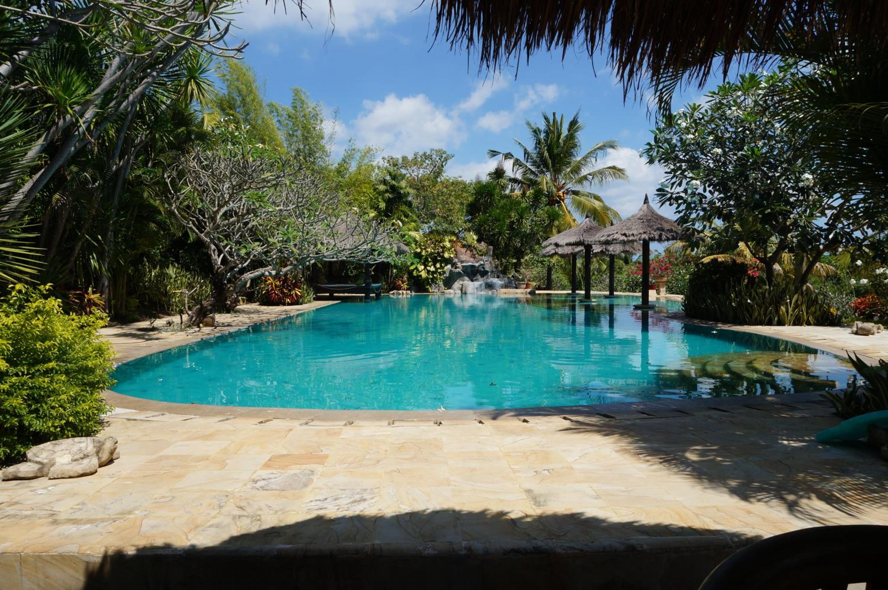 Deluxe Double Room with Pool View - Photo 7