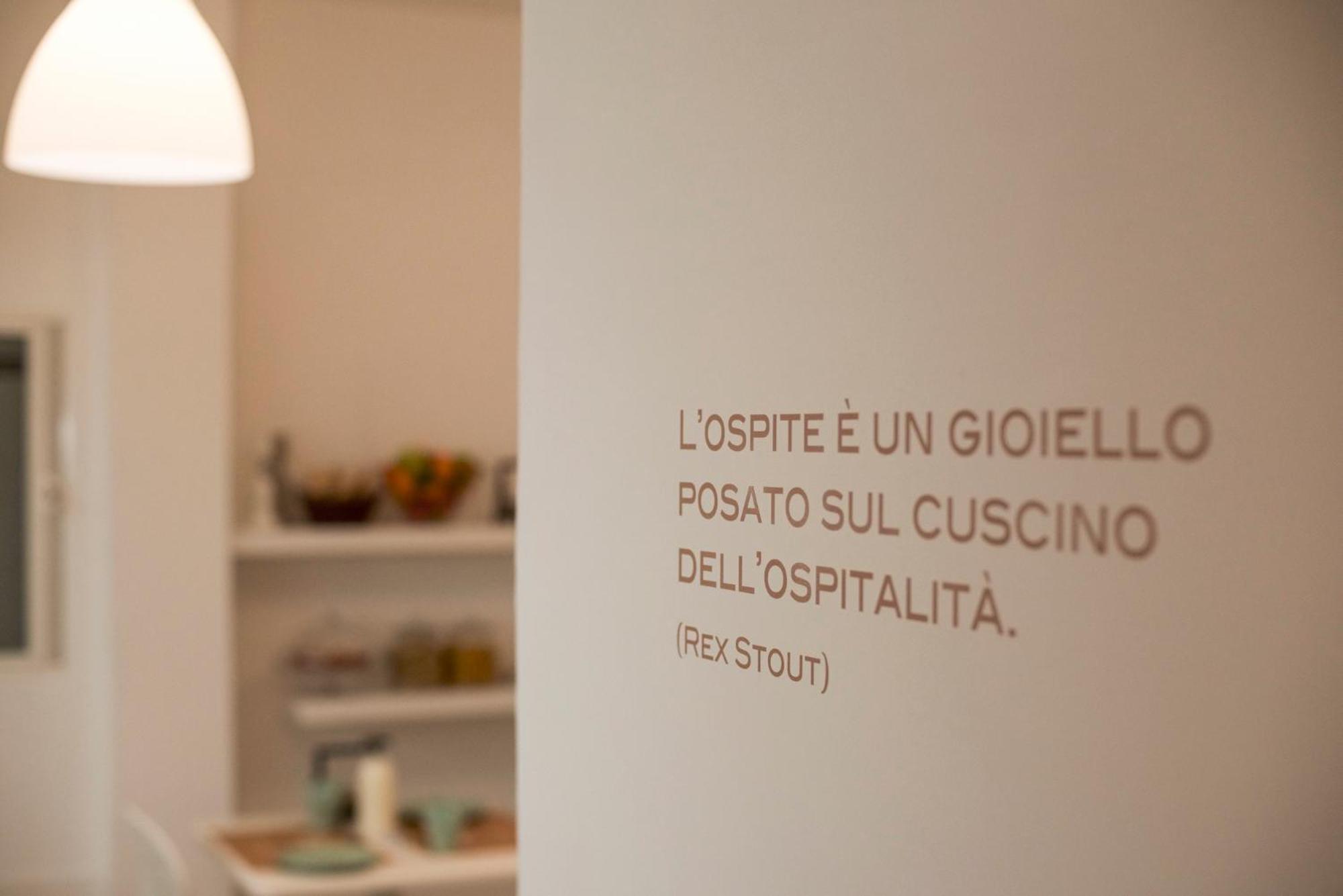 Double or Twin Room with Private Bathroom - Photo 2
