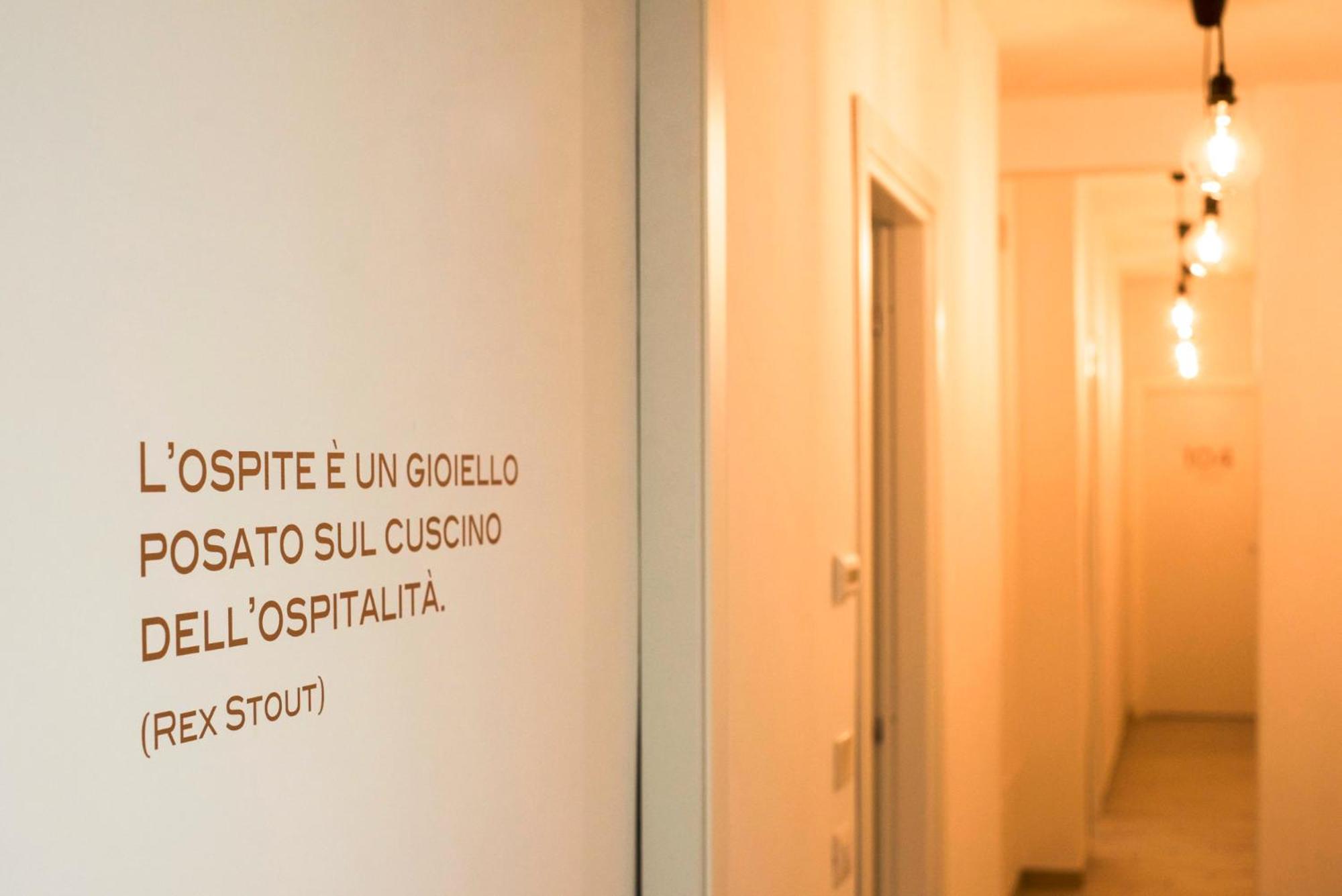 Double or Twin Room with Private Bathroom - Photo 19
