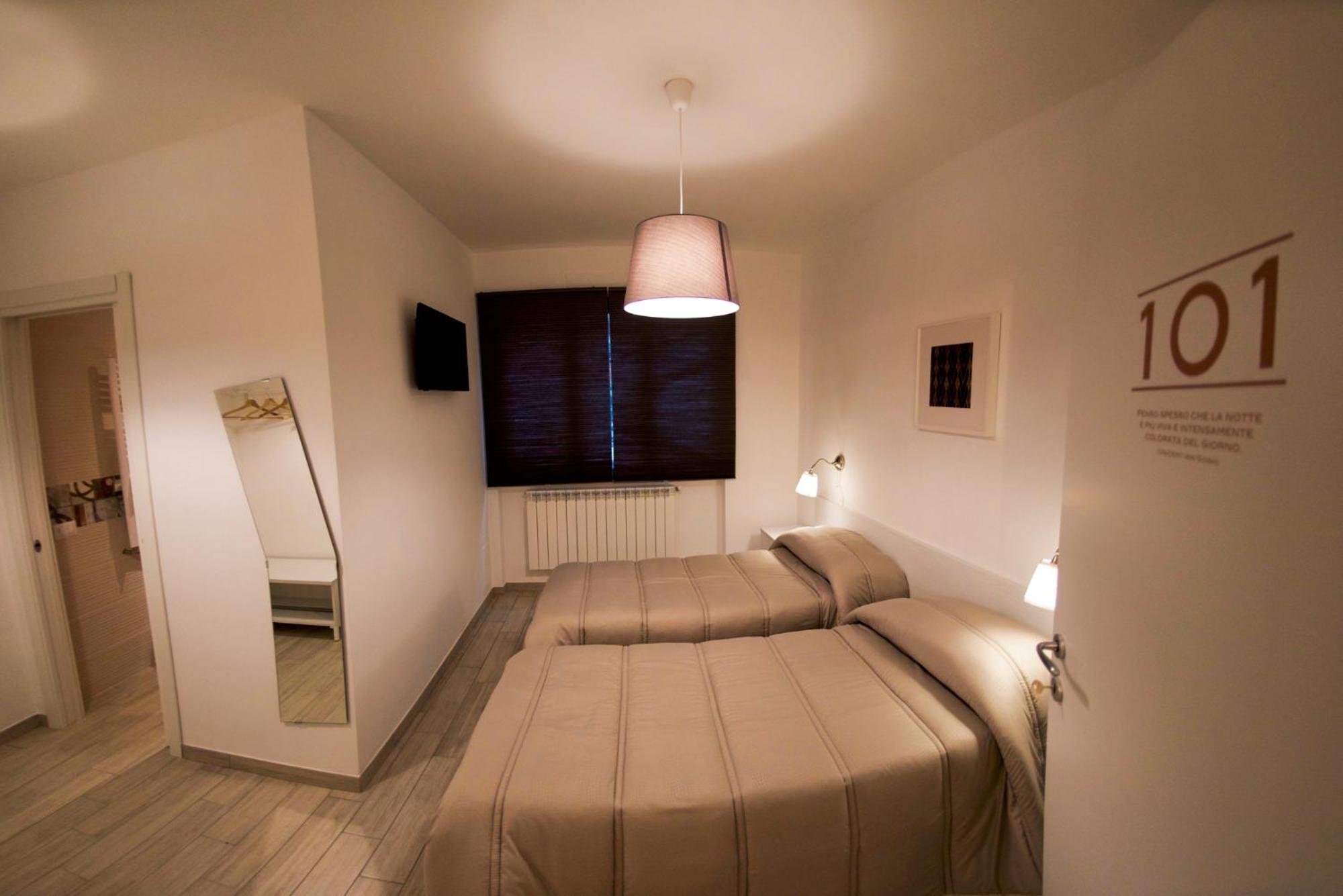 Double or Twin Room with Private Bathroom photo 1