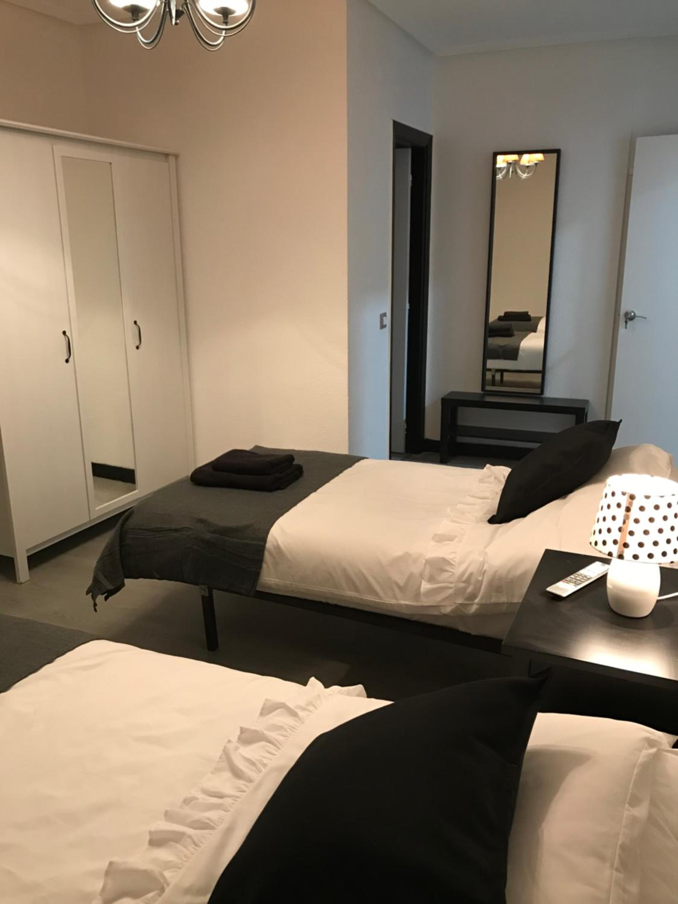 Twin Room - Photo 1