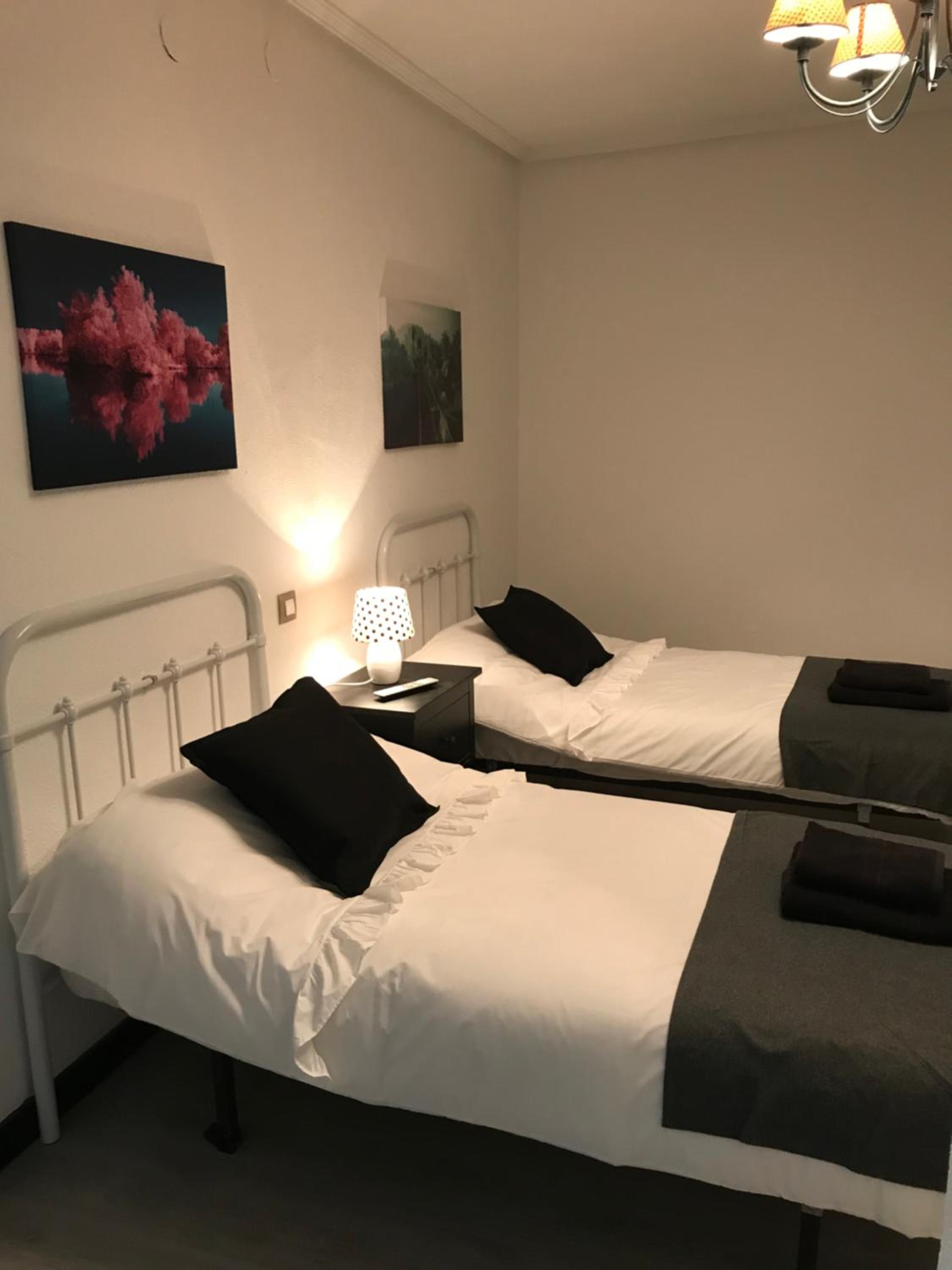 Twin Room - Photo 4