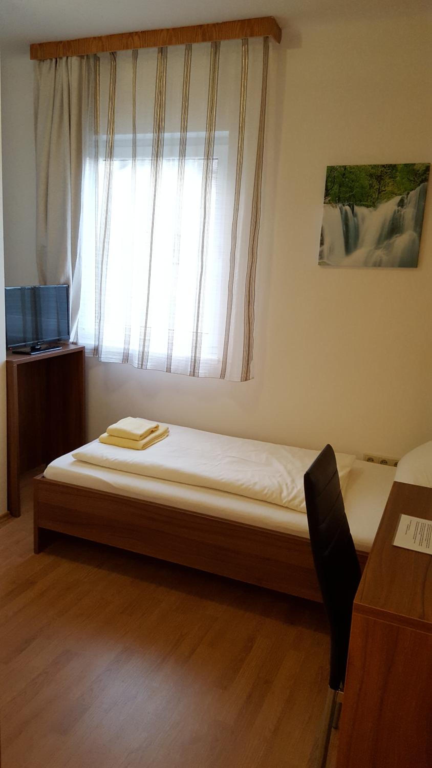 Single Room photo 3