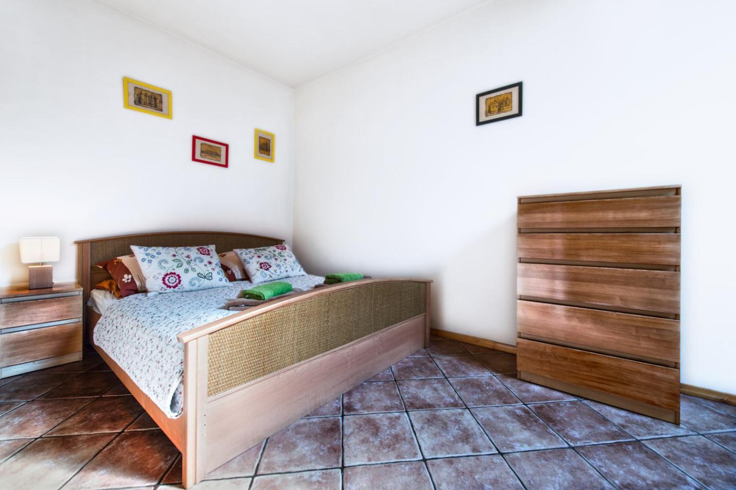 One-Bedroom Apartment- 1/4/8 Orkana Street