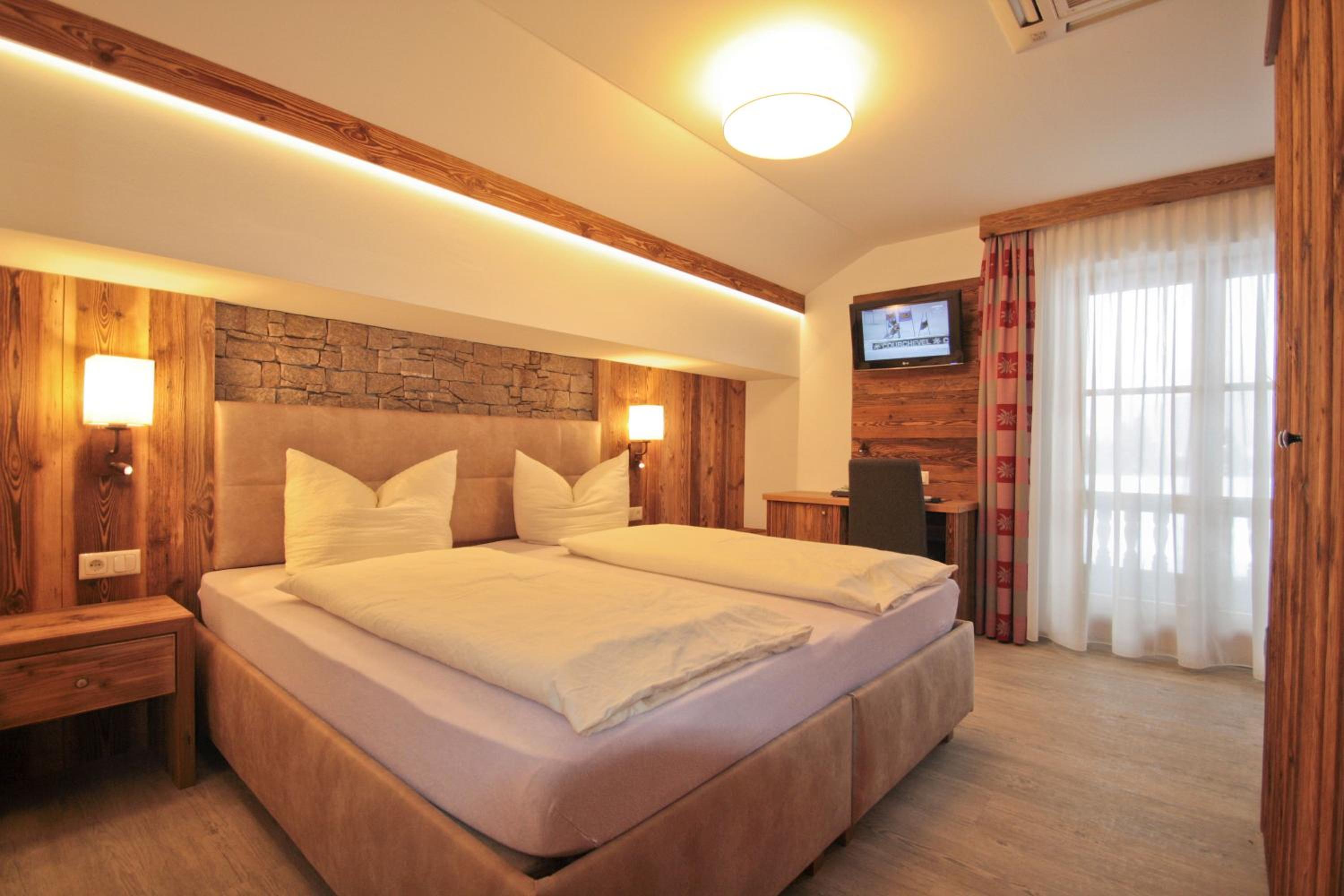 Double Room with Balcony photo 3