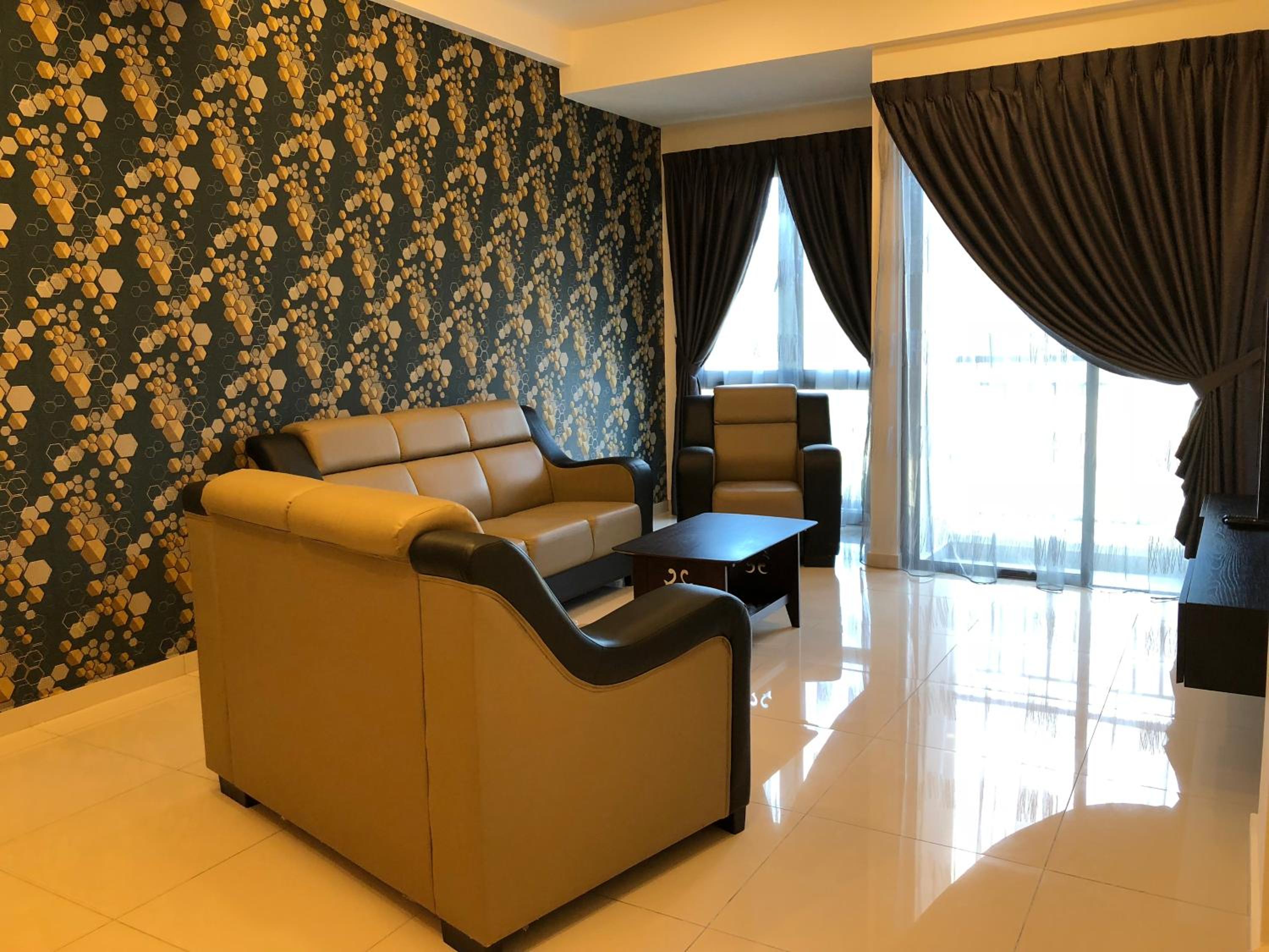 Apartment with Balcony photo 3