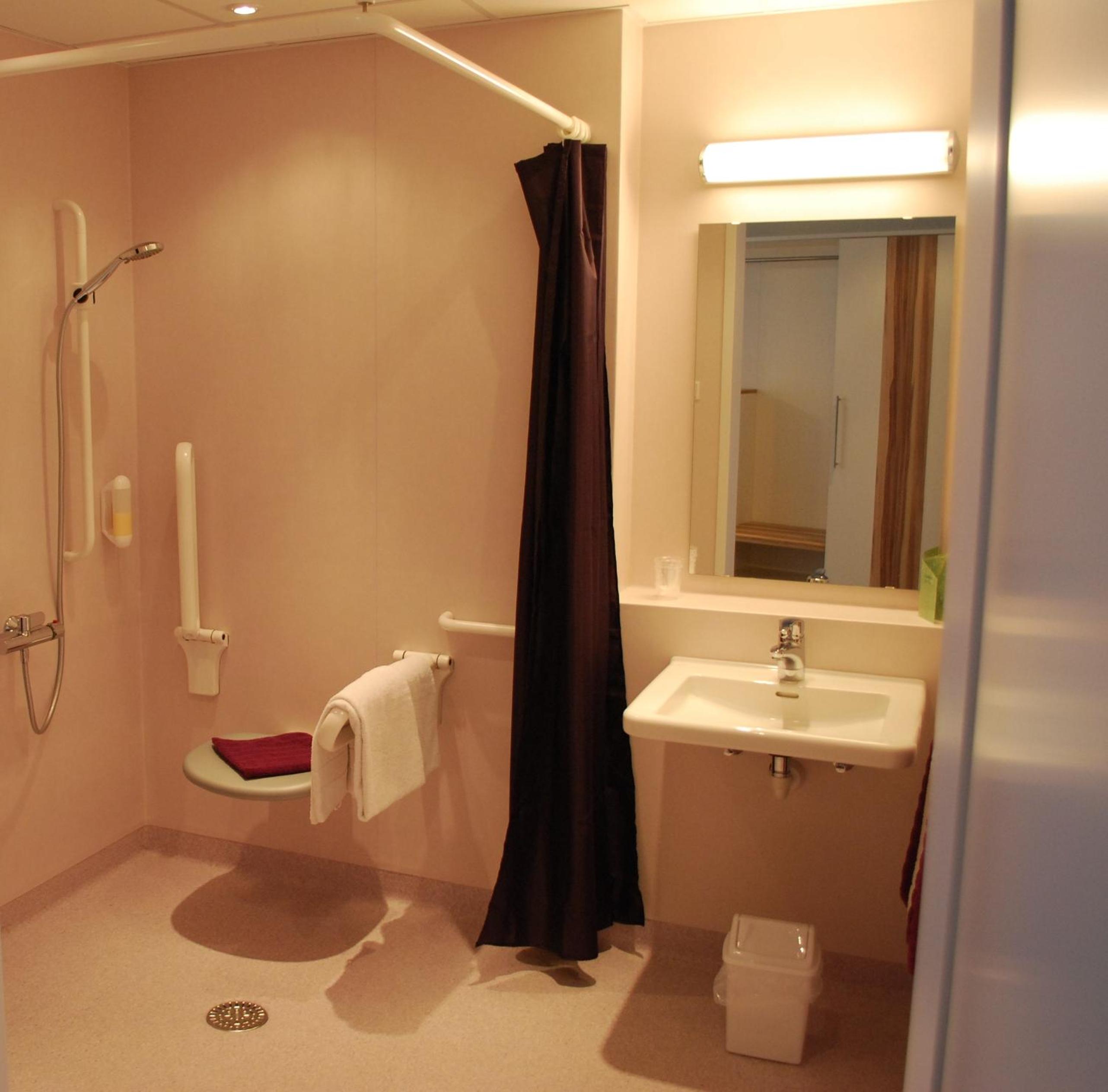 Double Room - Photo 8