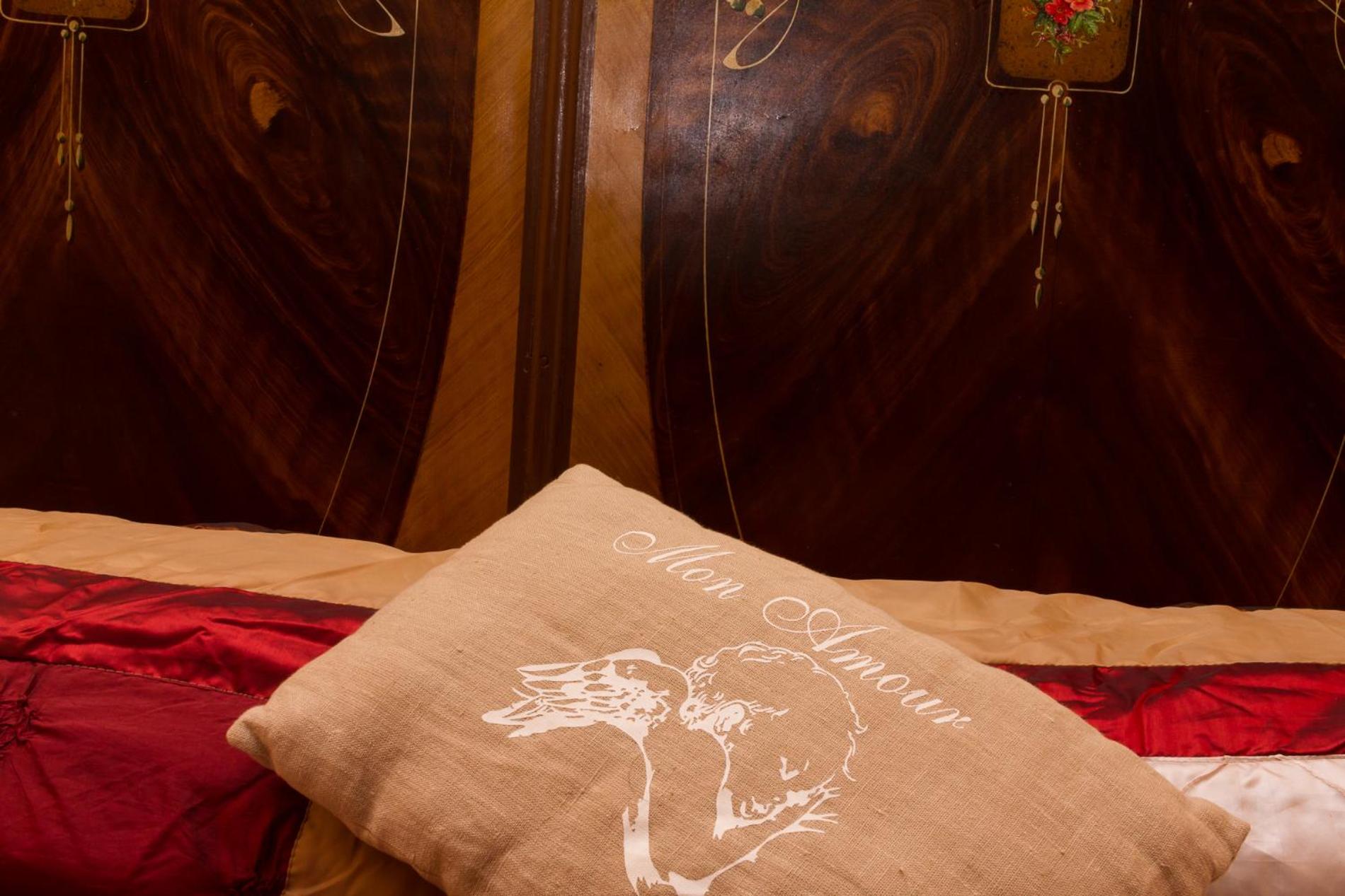 Double Room with Private Bathroom - Photo 1