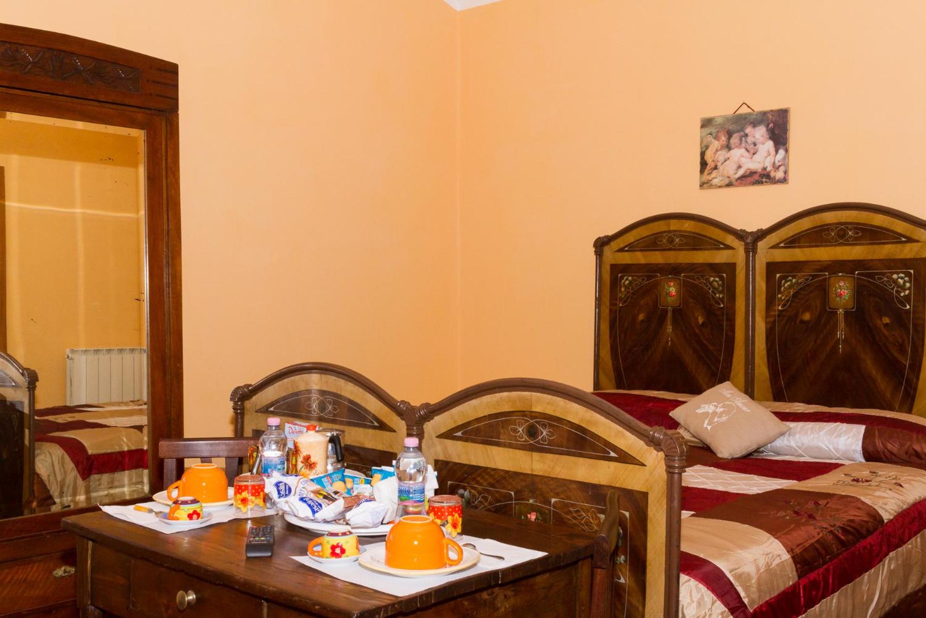Double Room with Private Bathroom - Photo 5