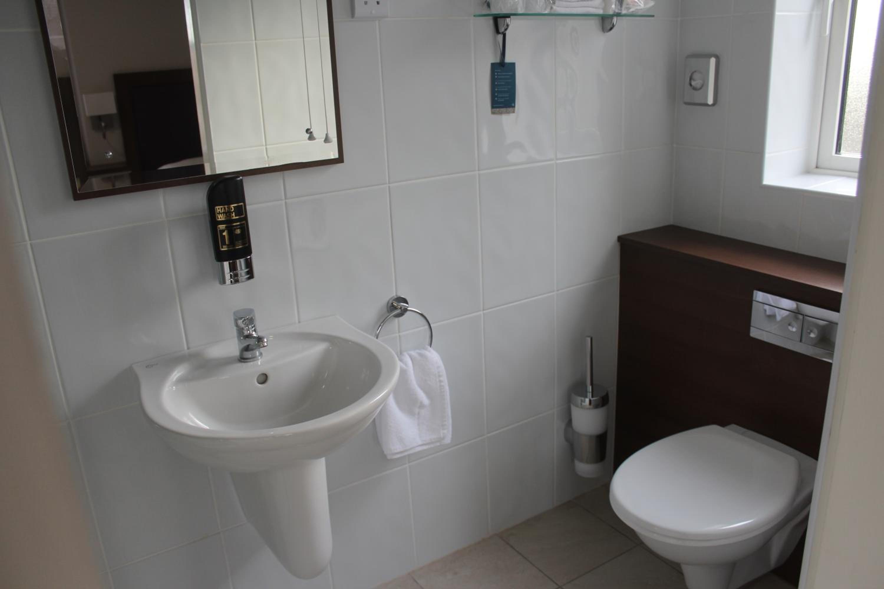 Double Room - Photo 15