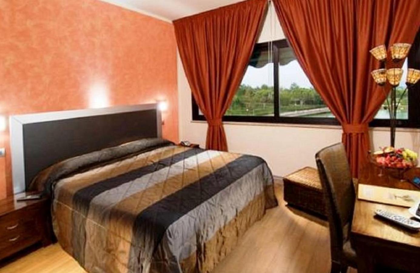 Double or Twin Room - Photo 1