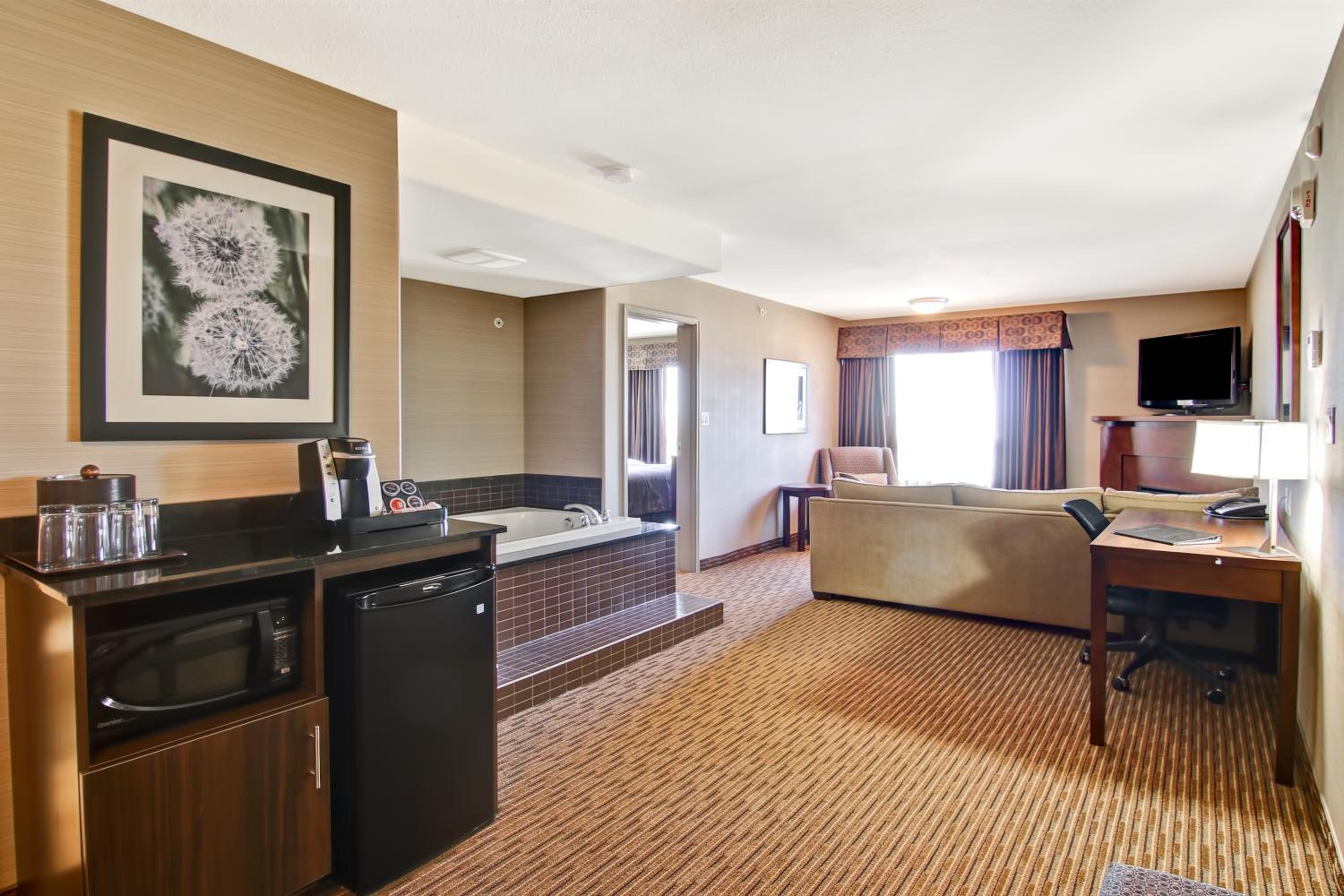 Honeymoon Suite photo 2