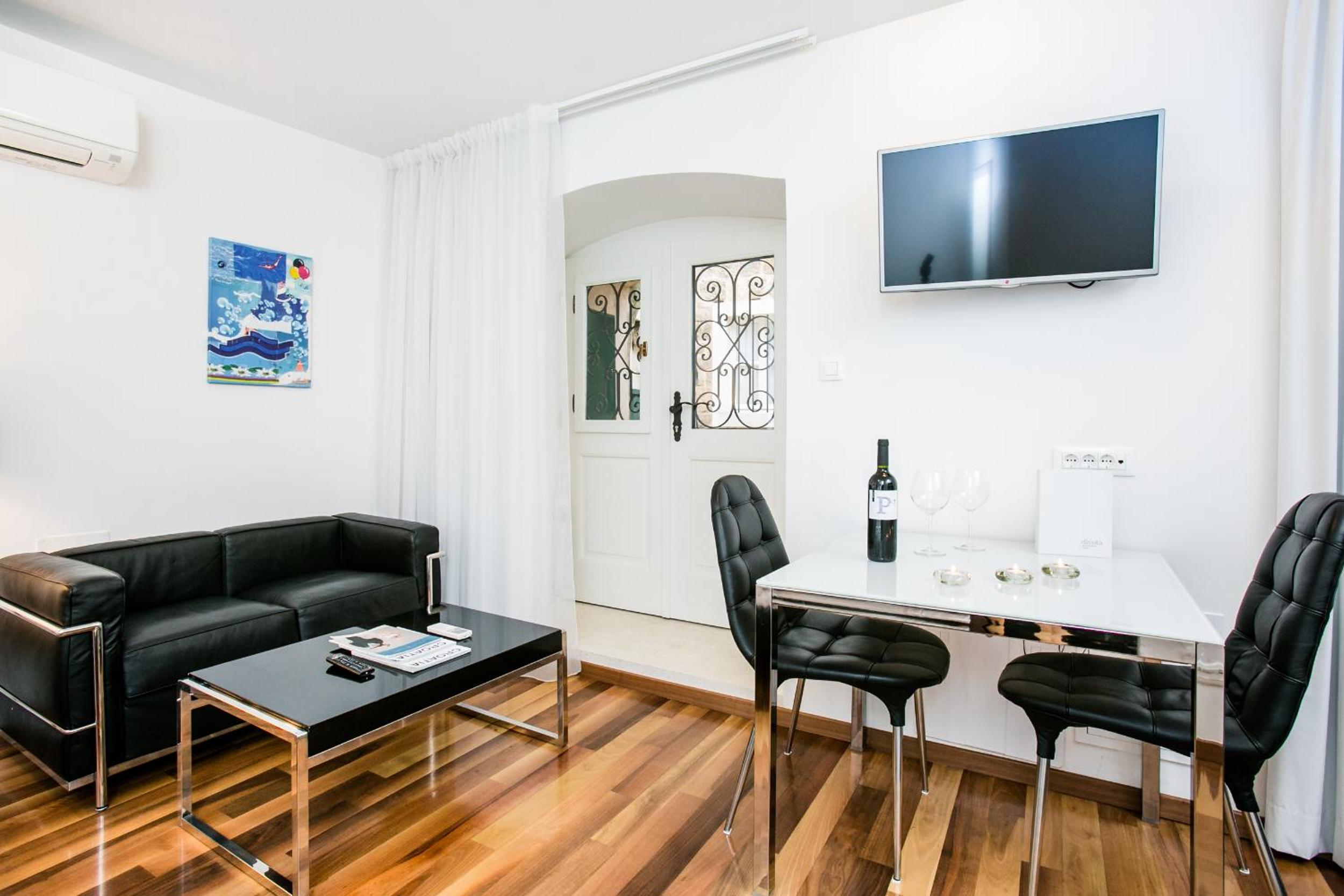 Standard Studio - Kovacica Street 27 photo 3