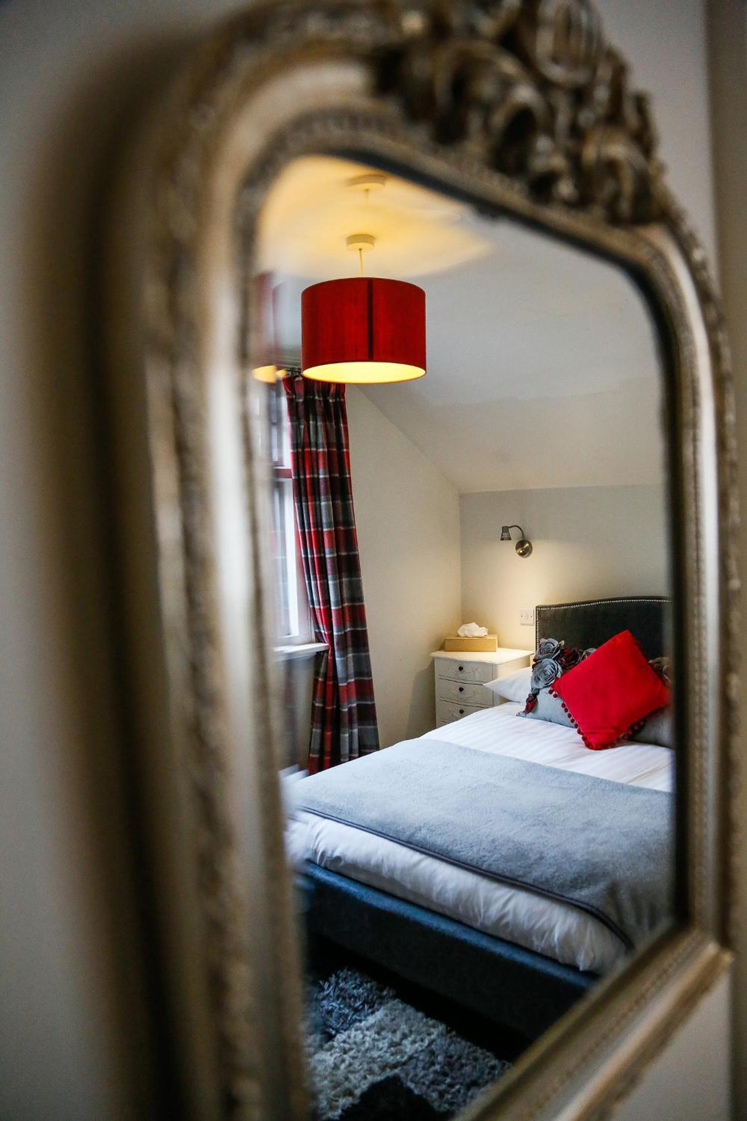 Standard Double Room - Photo 6