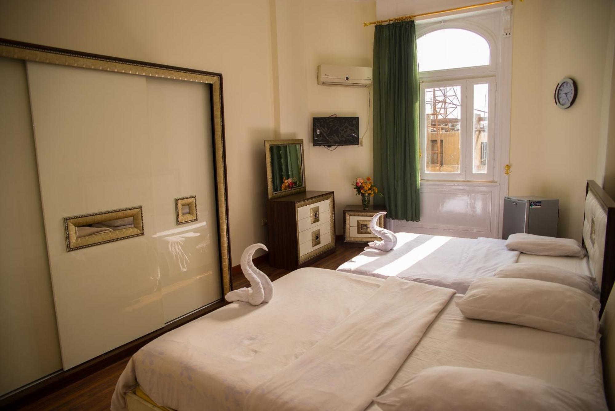 Royal Triple Room photo 3