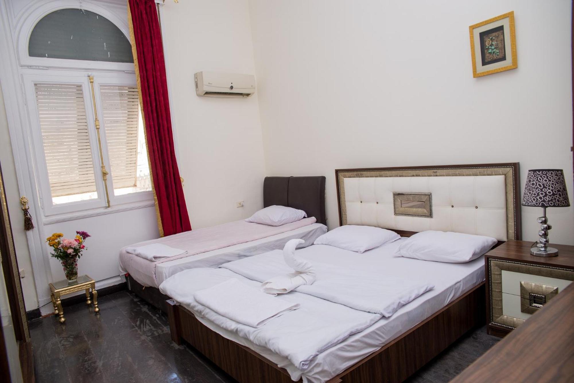 Royal Twin Room with Two Queen Beds photo 1