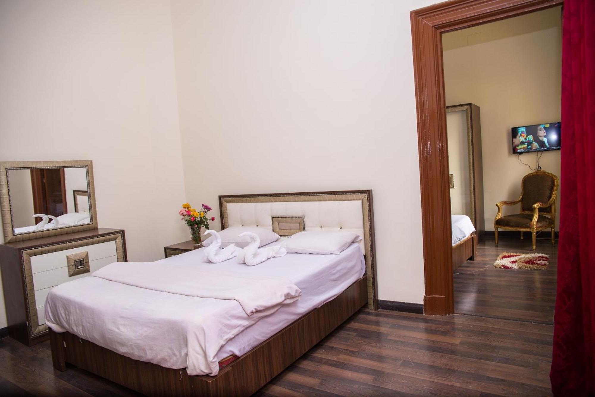 Royal Family Suite photo 2
