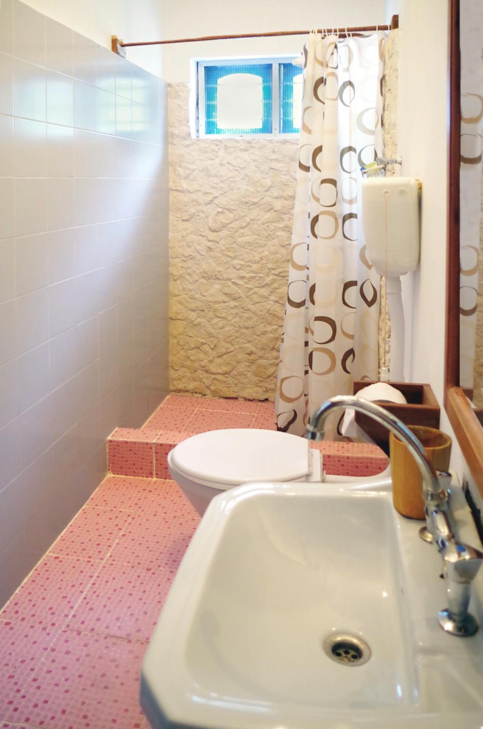 Double Room with Shared Bathroom photo 1