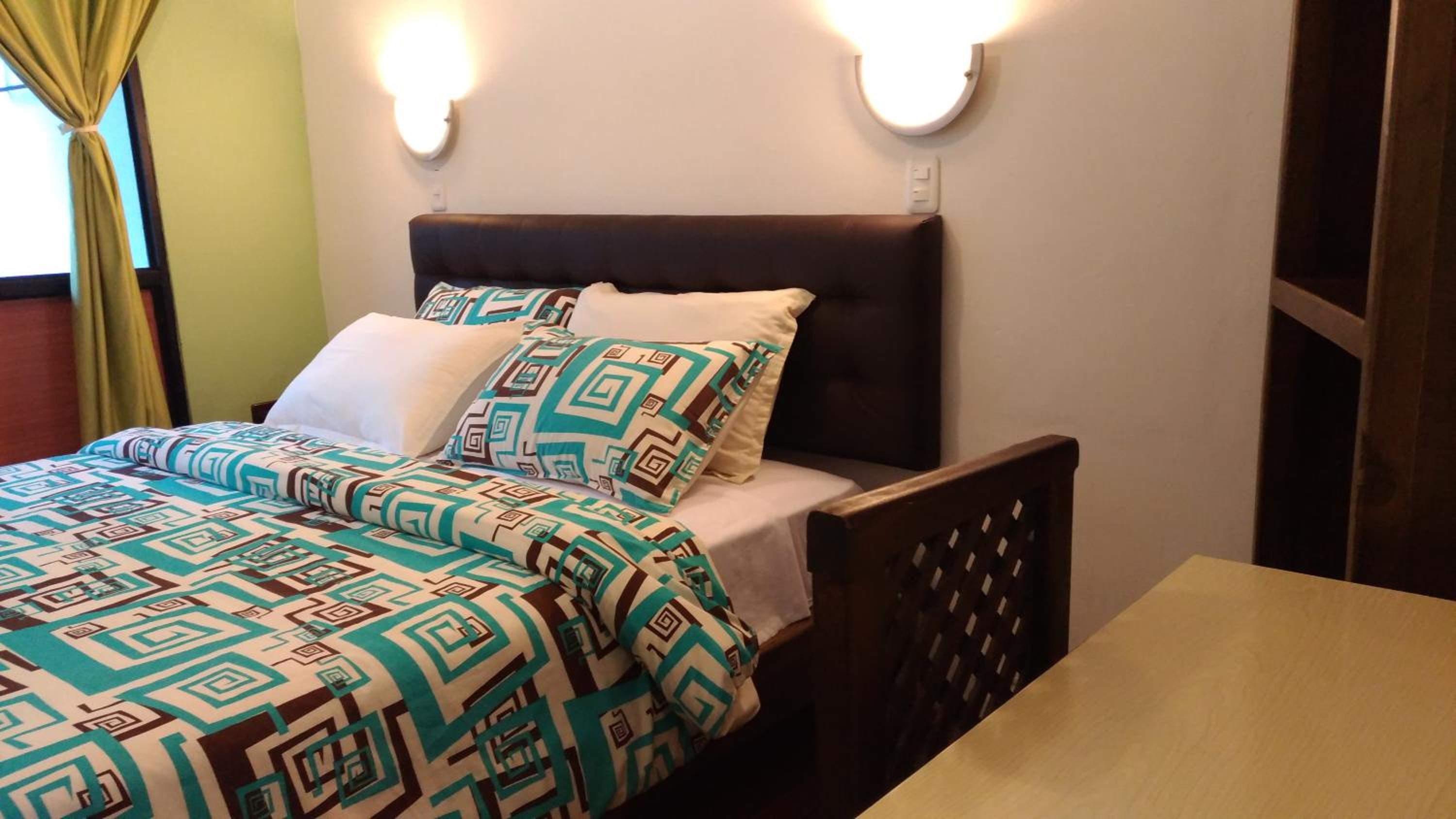 Small Single Room photo 2