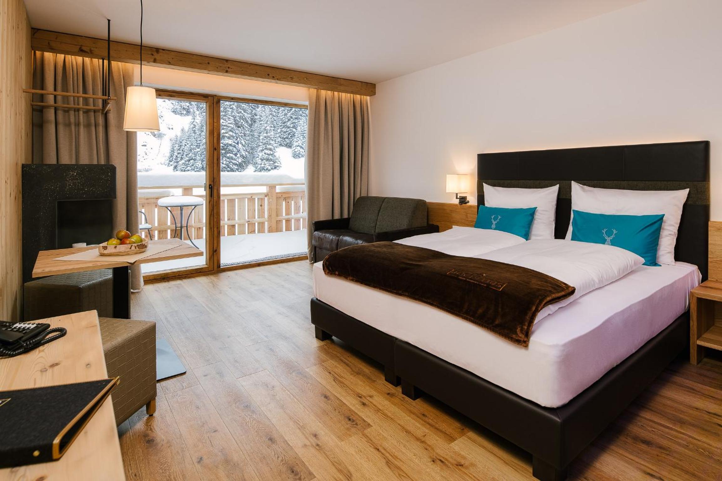 Deluxe Double Room with Balcony photo 2