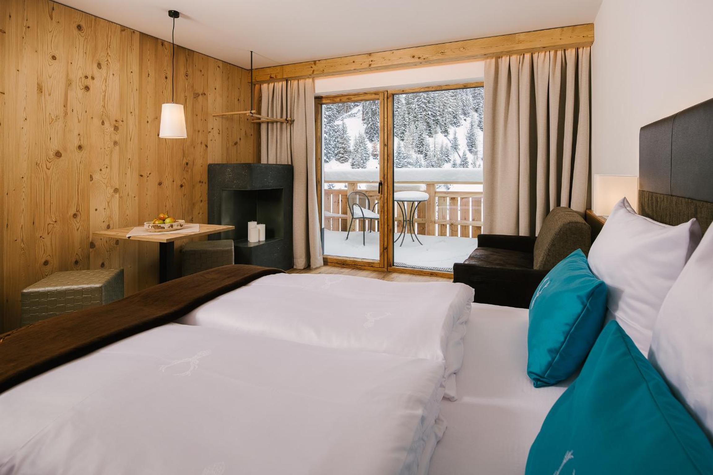 Deluxe Double Room with Balcony photo 3