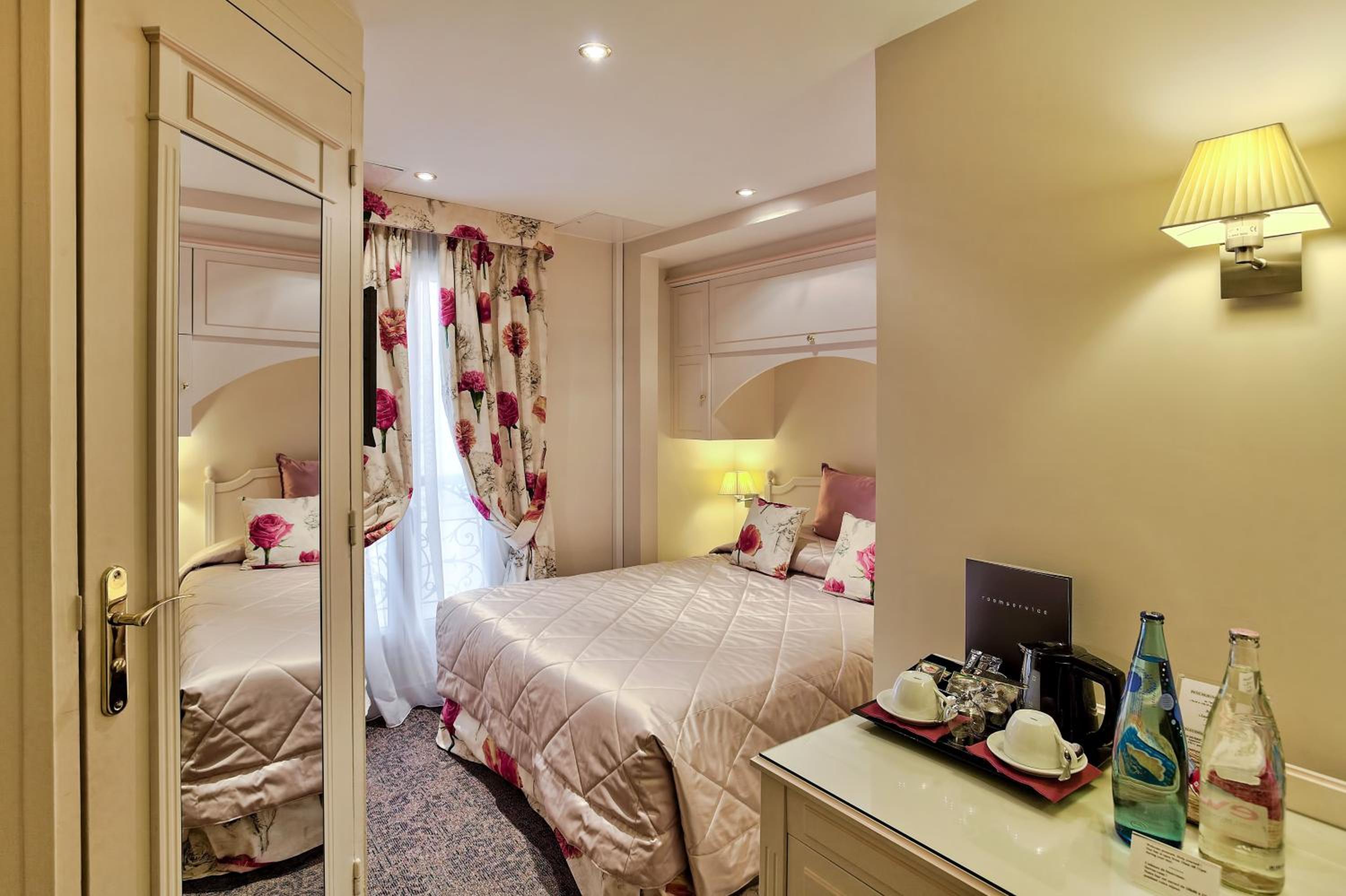 Superior Double or Twin Room photo 2