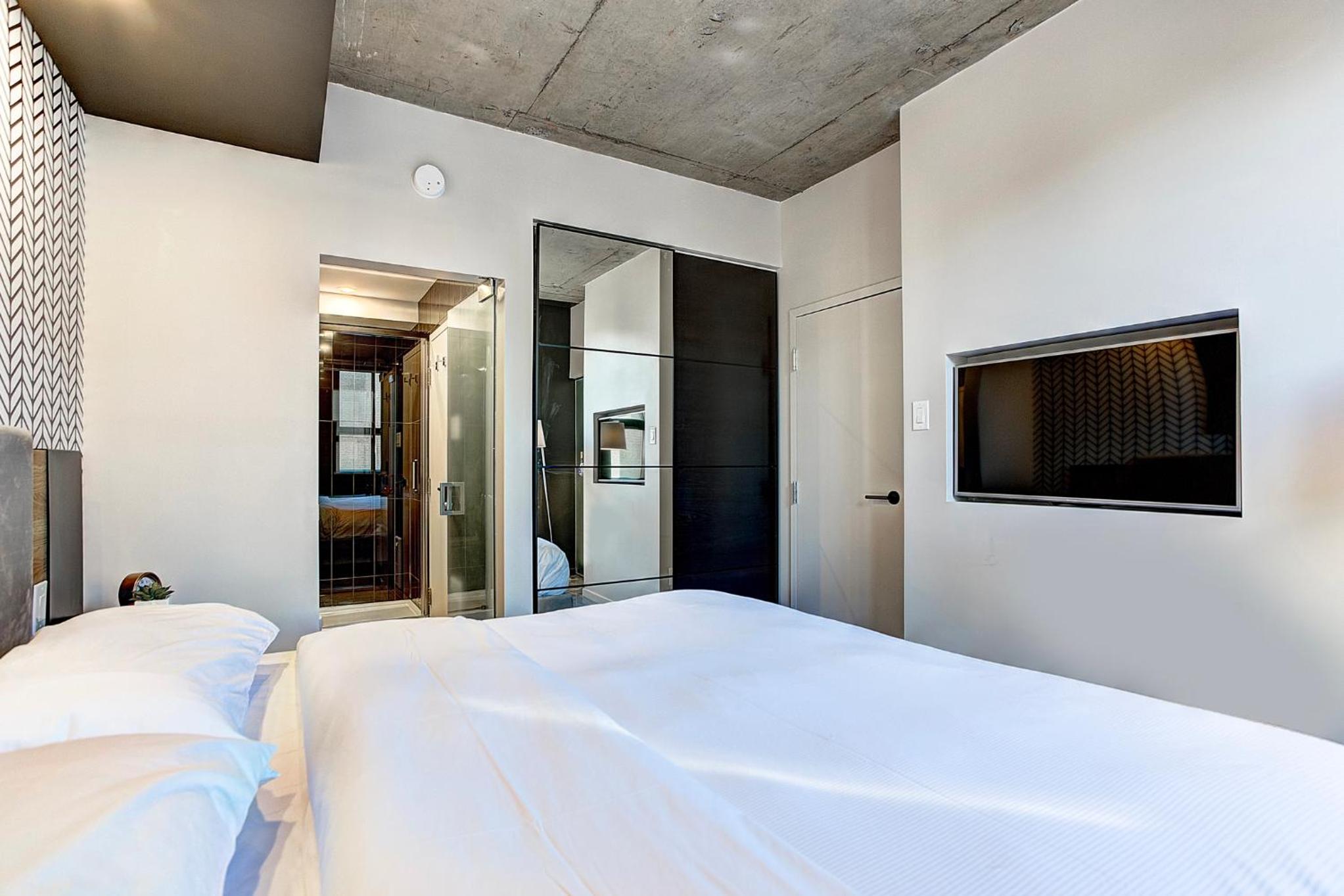 One-Bedroom Apartment 502