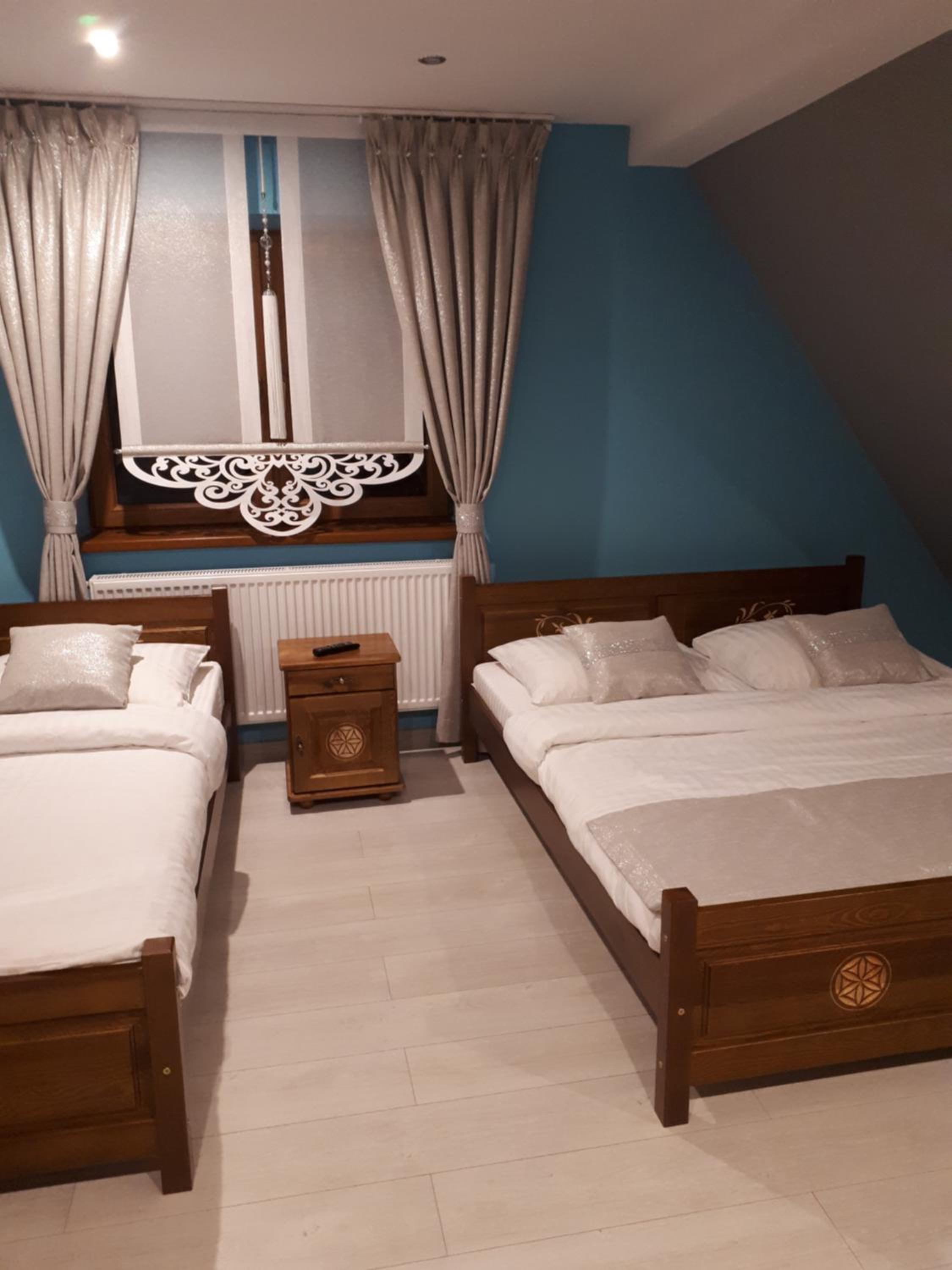 Double Room with Mountain View - Photo 9
