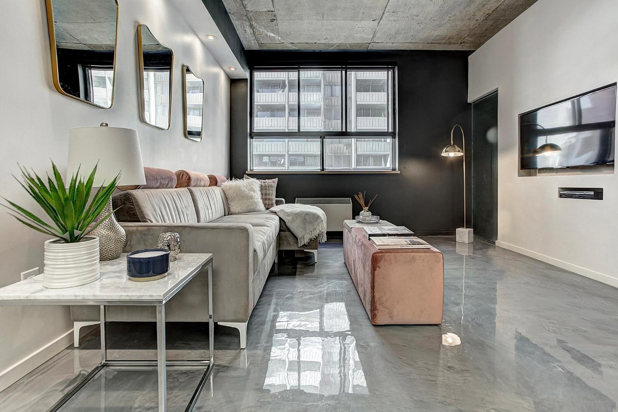 One-Bedroom Apartment 303