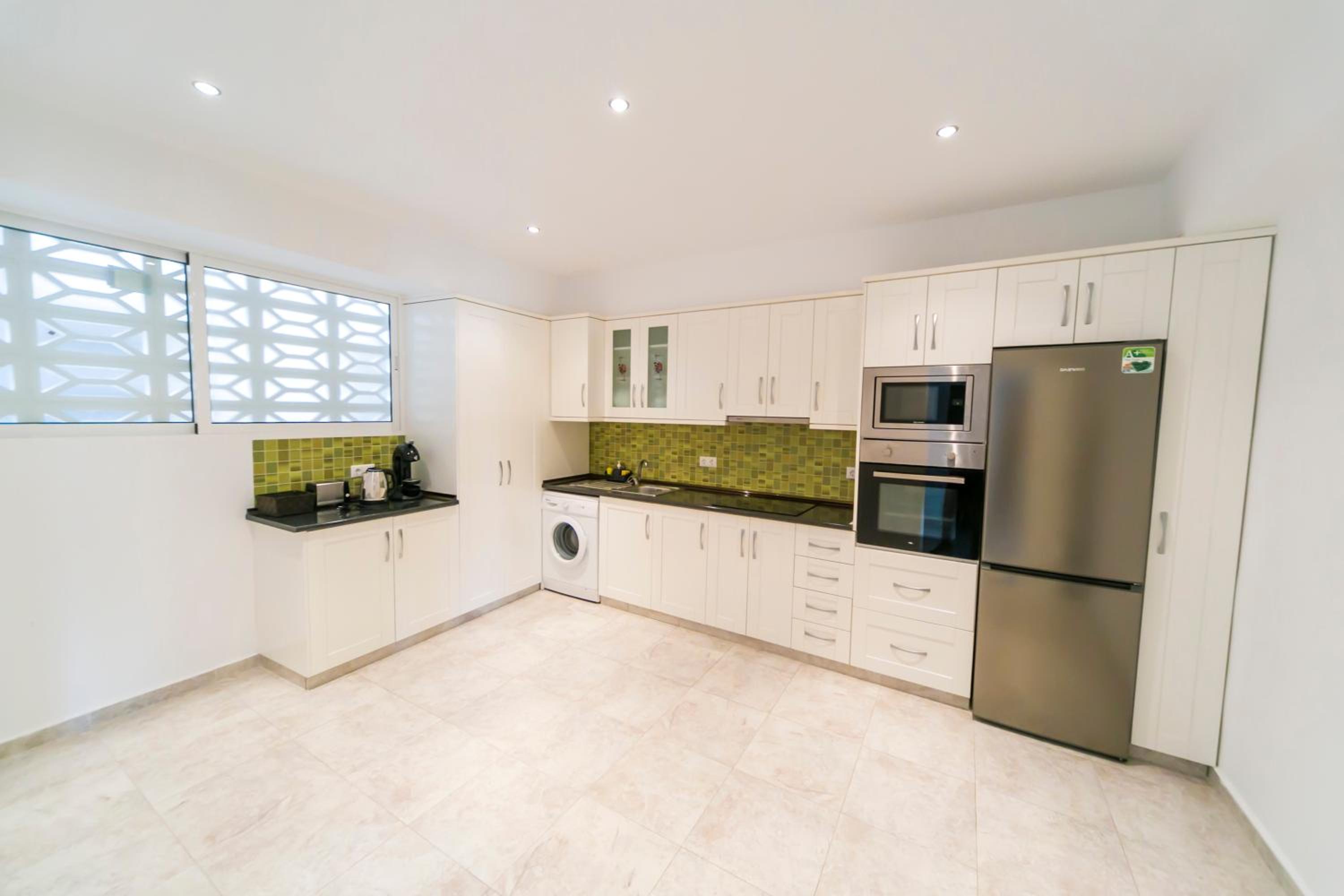 Apartment with Sea View - Photo 52