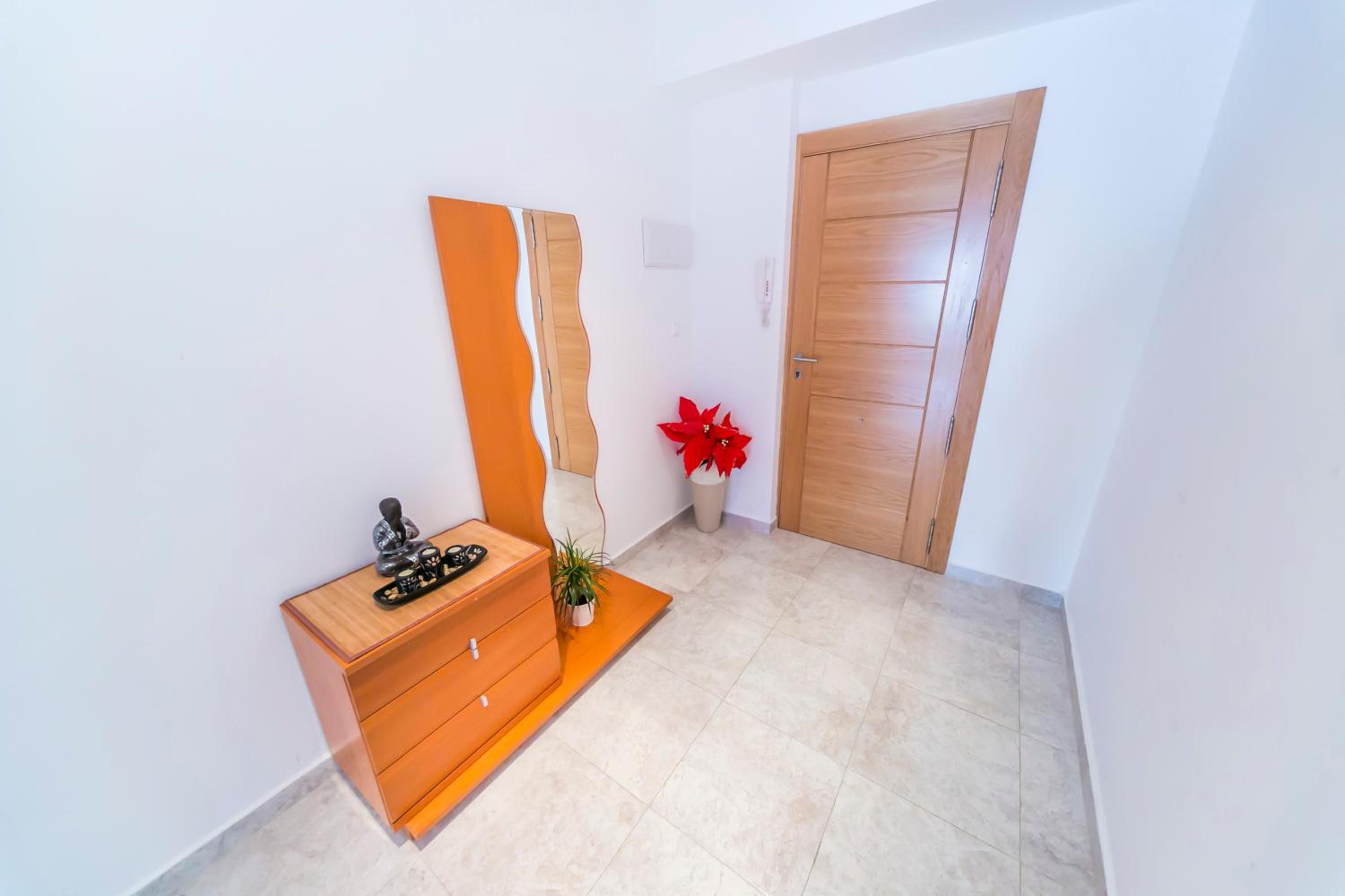 Apartment with Sea View - Photo 15
