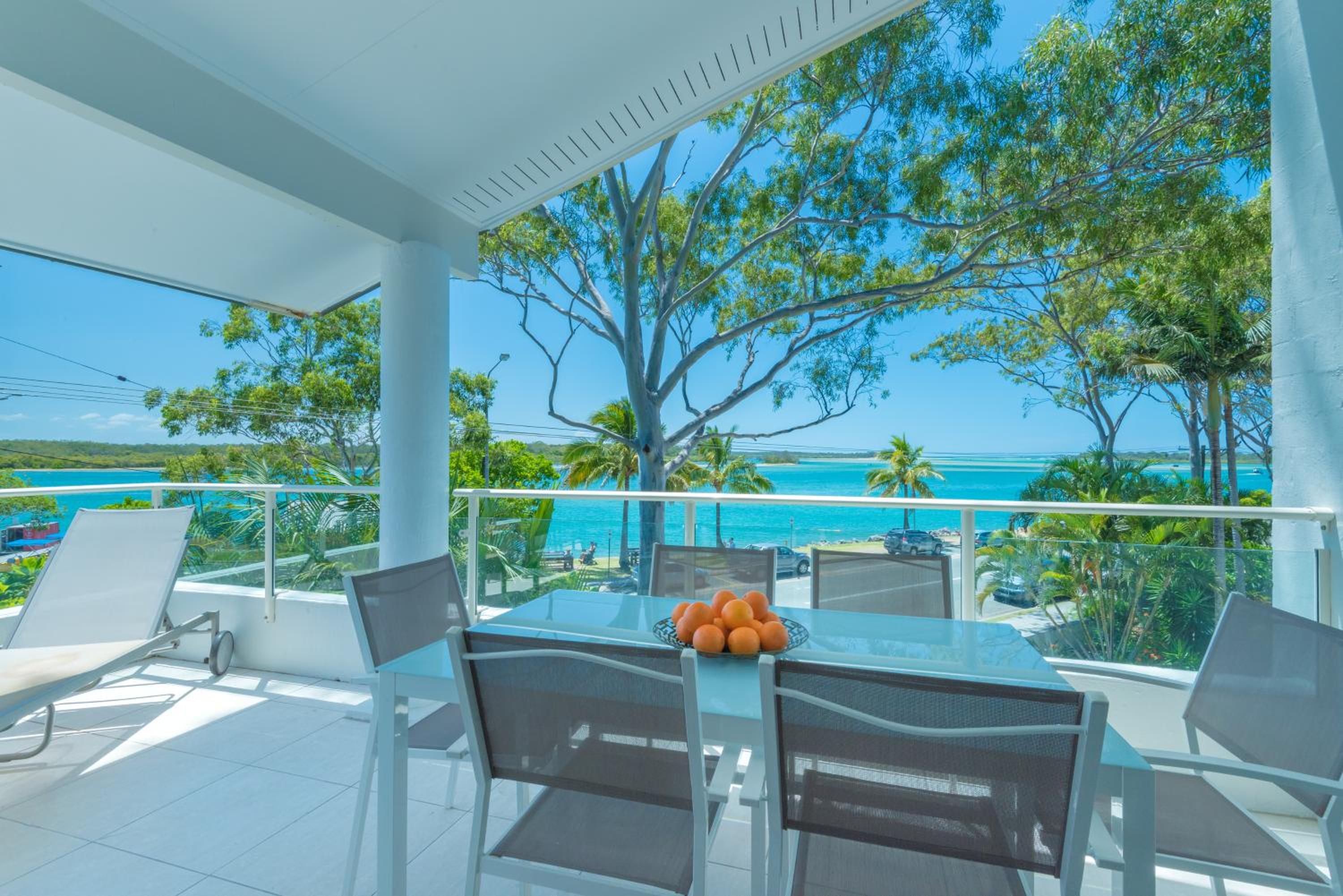 Superior Three-Bedroom Apartment - Water Front photo 3