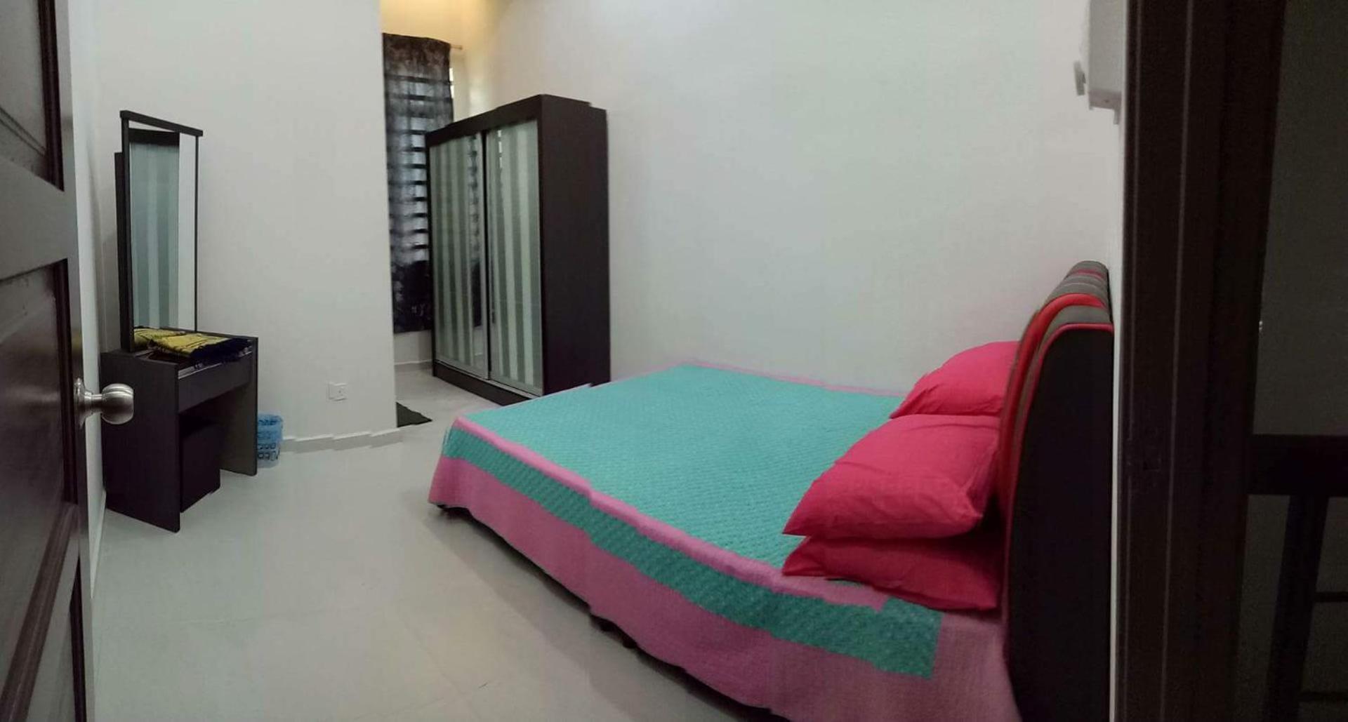 Four-Bedroom House photo 3