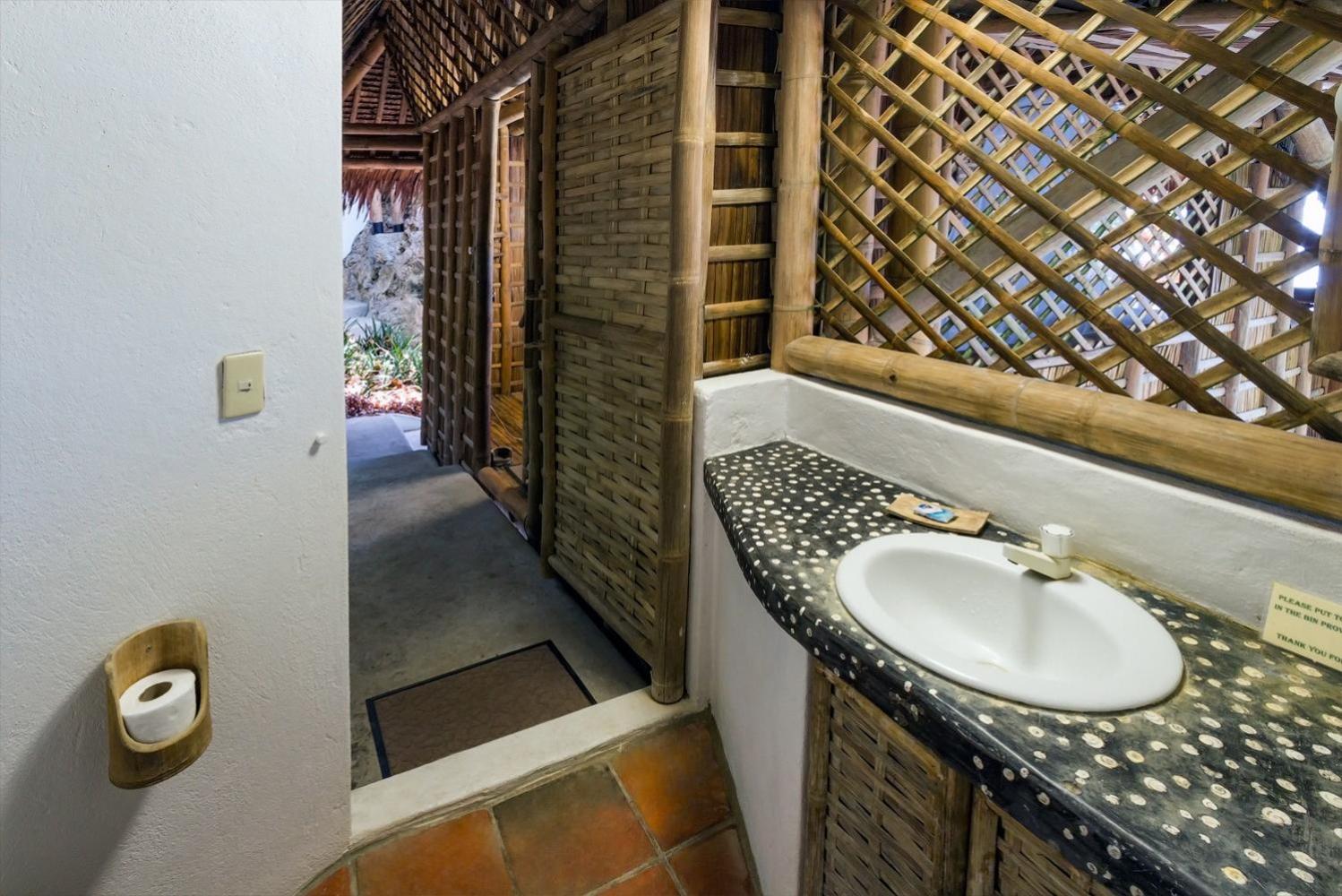 Bungalow with Sea View - Photo 2
