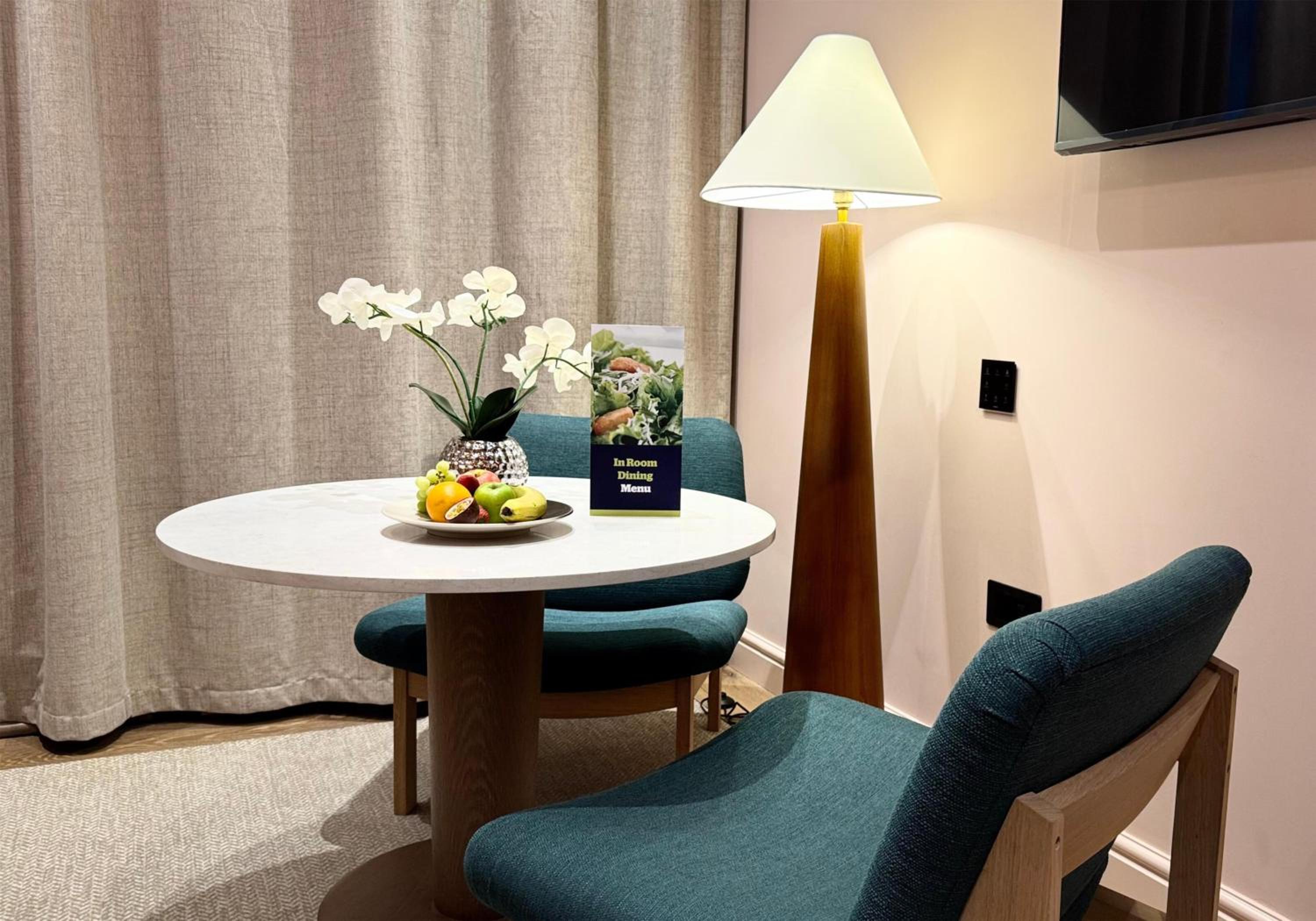 Double Family Room with Single Bed thumbnail 6