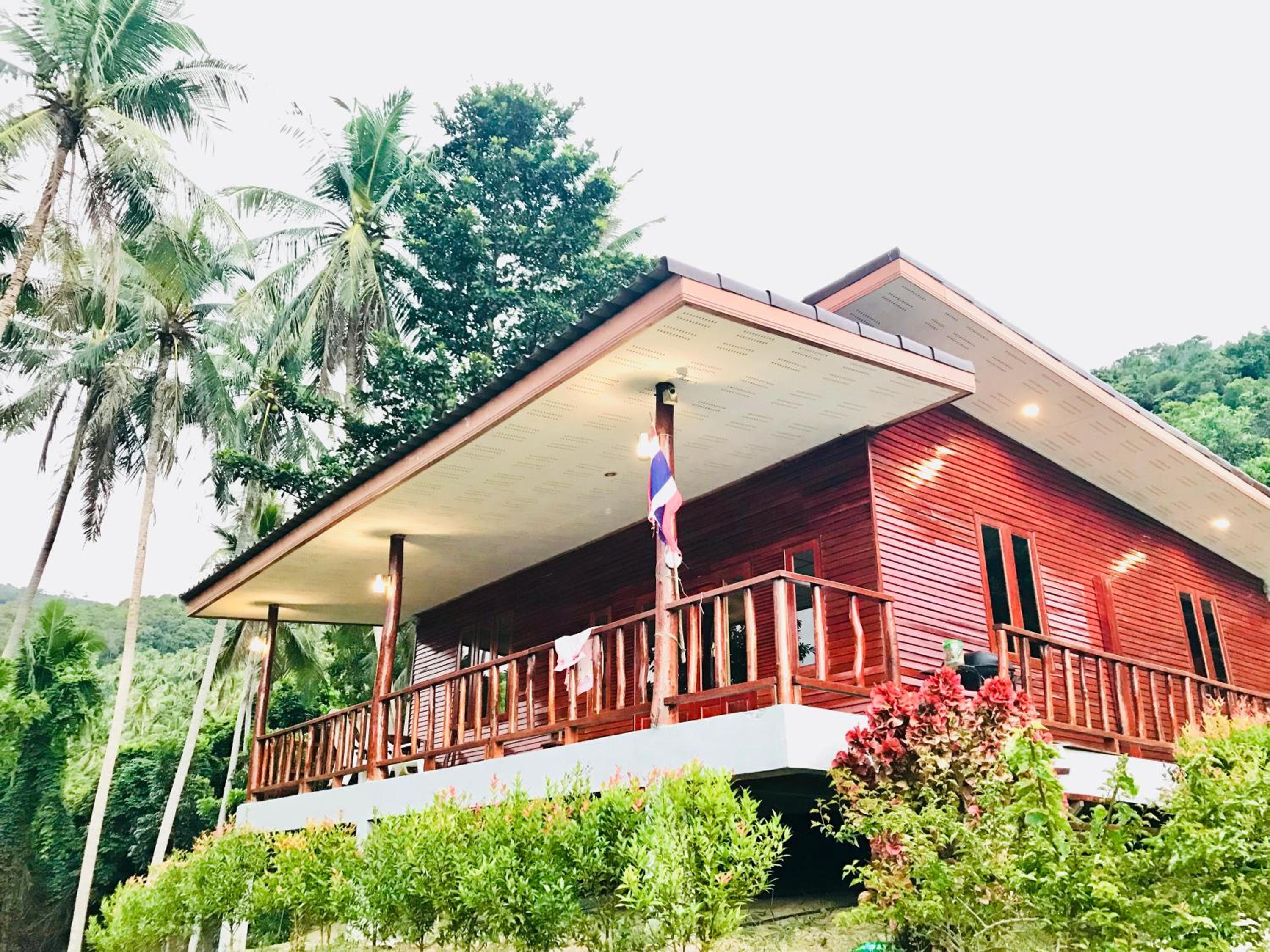 Two-Bedroom Wood Villa with Mountain View photo 3
