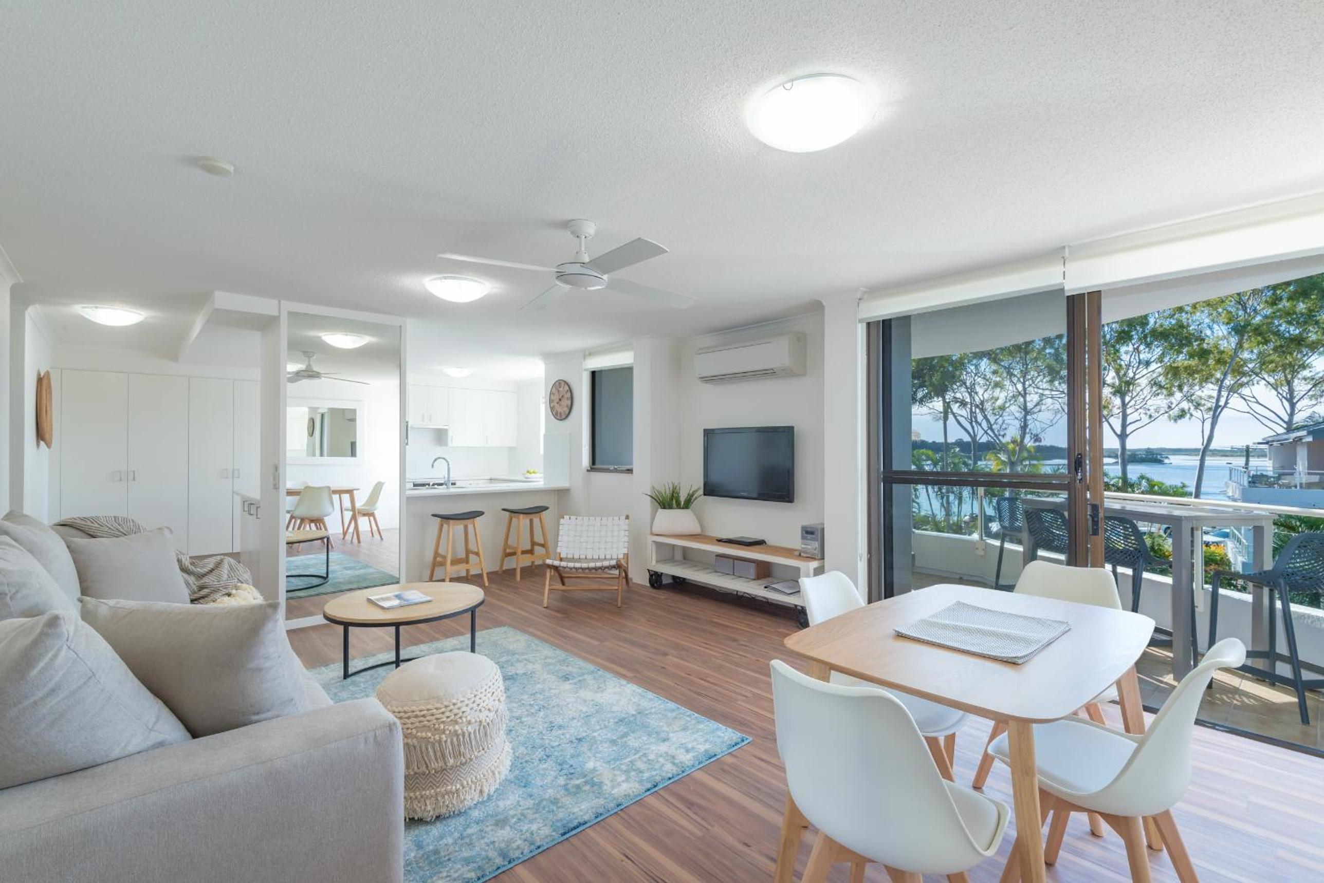 Superior Two-Bedroom Apartment - Water View photo 3