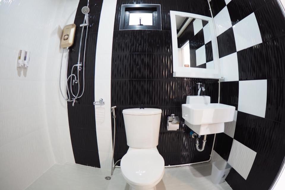 Deluxe Double or Twin Room photo 3