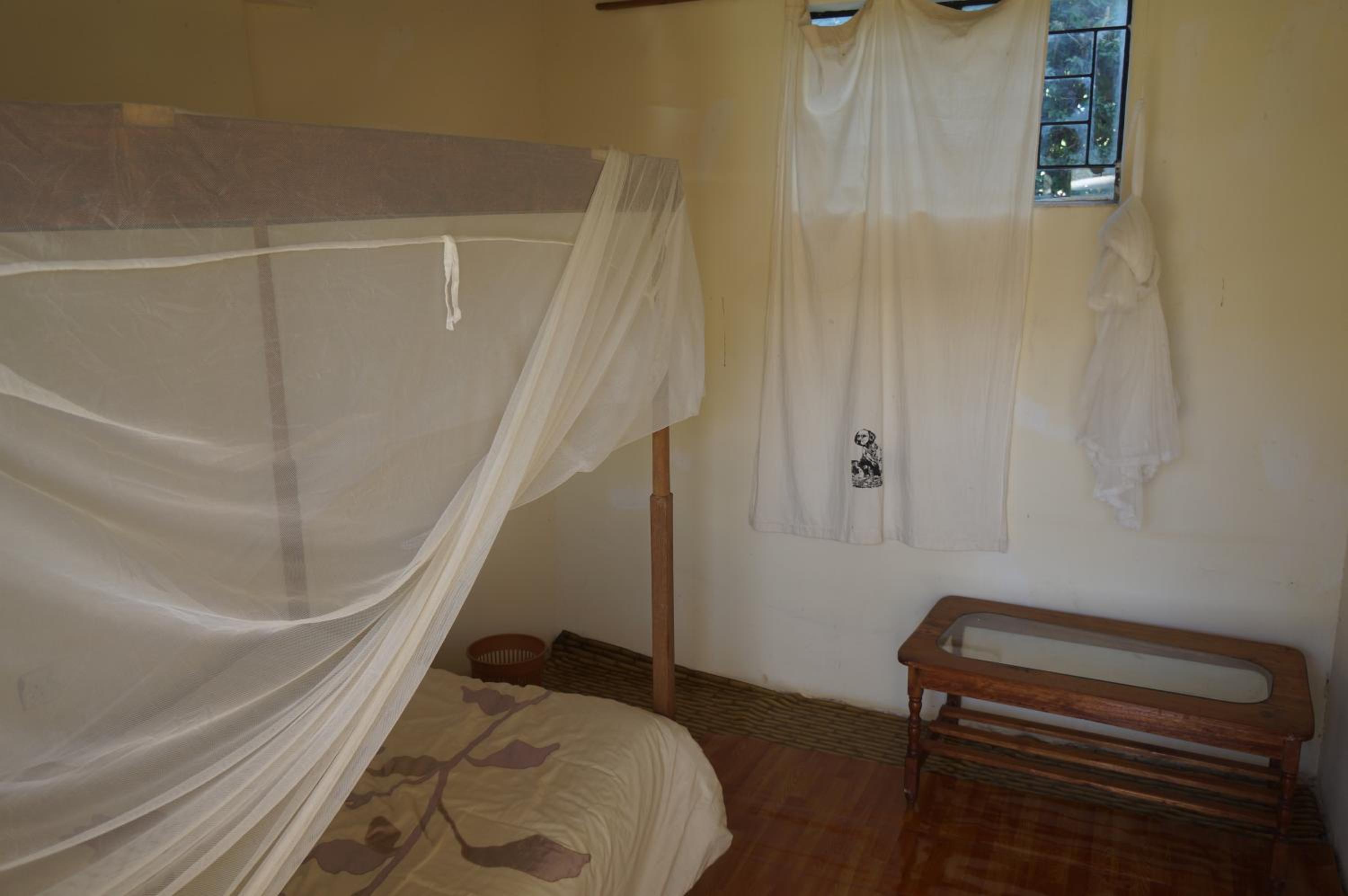 Single Room with Bathroom photo 1