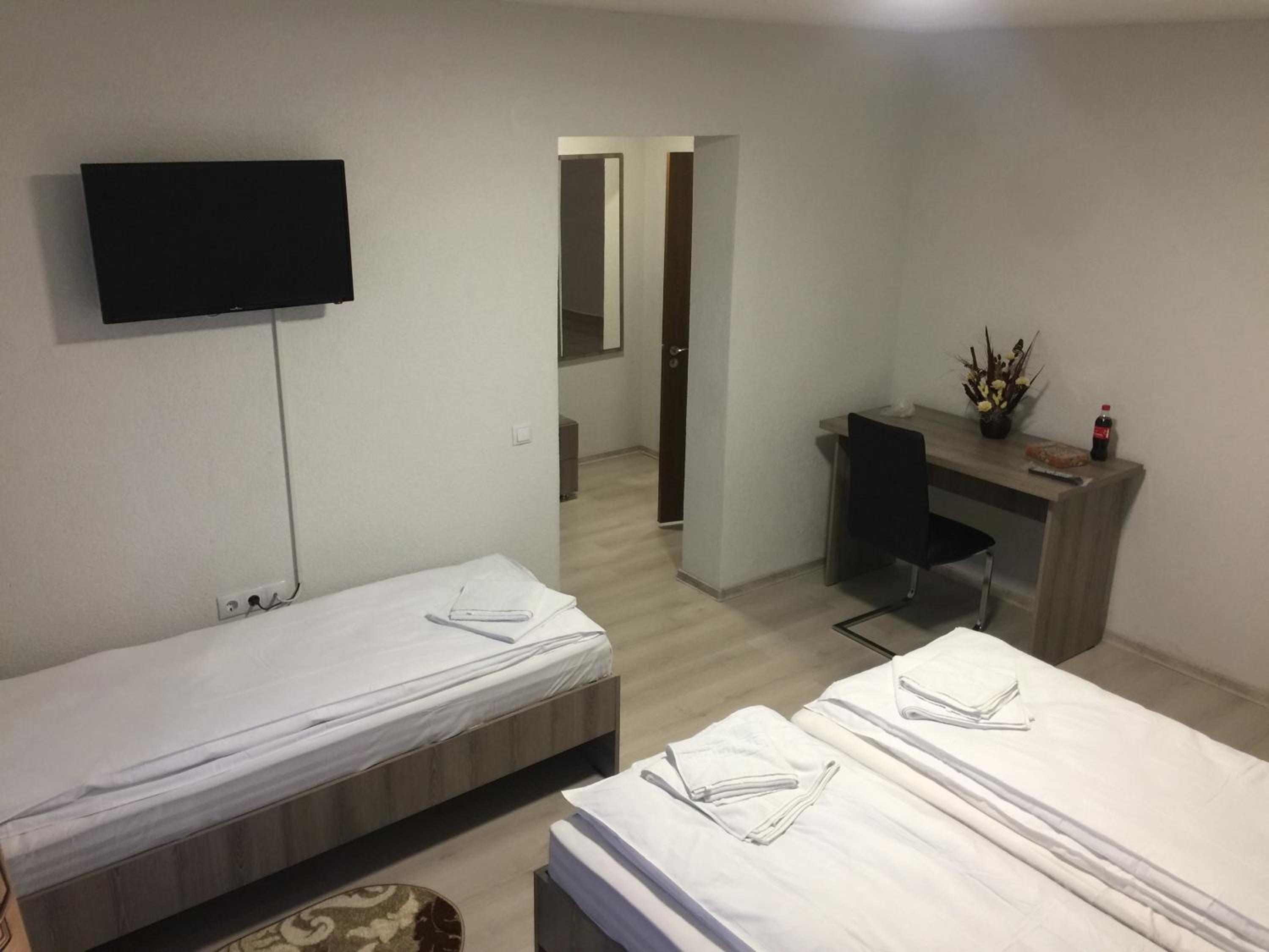 Standard Triple Room - Photo 3