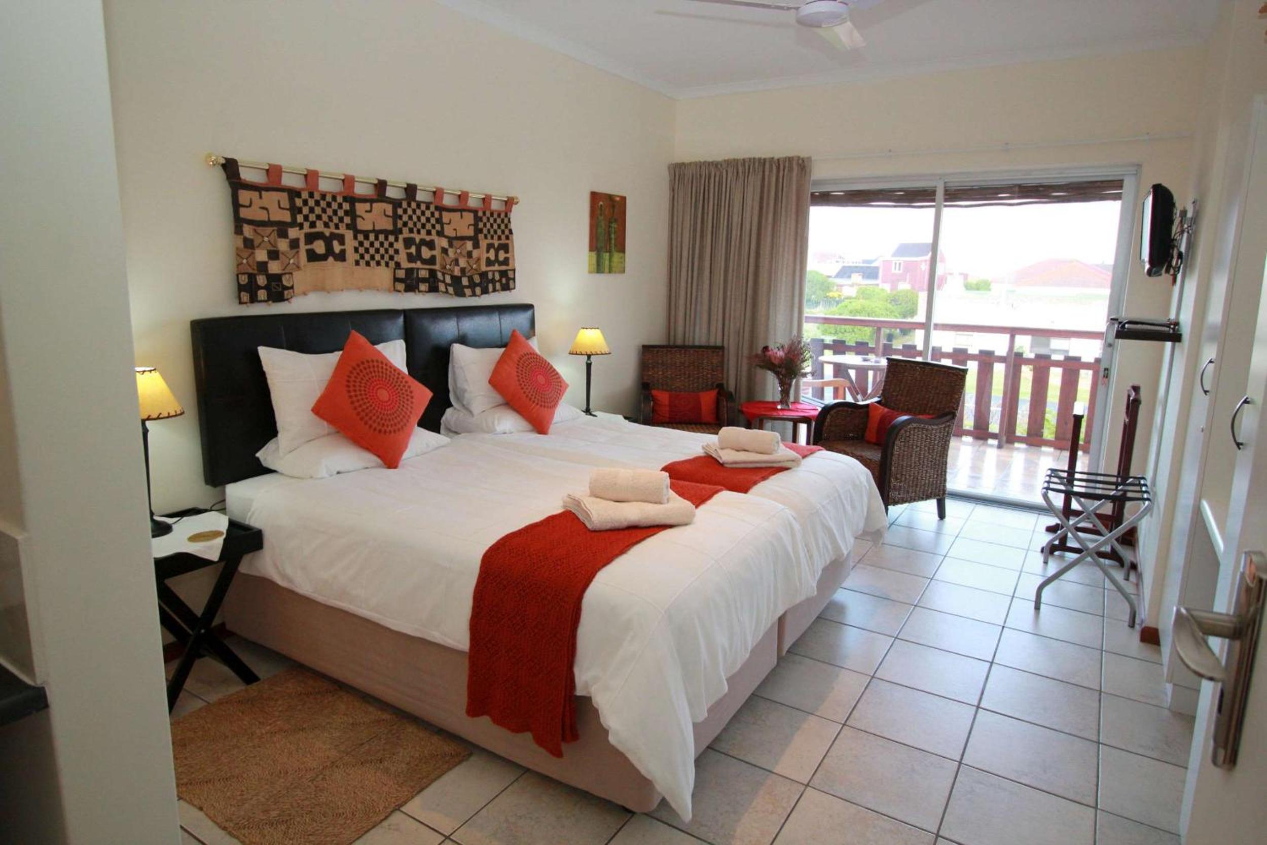 Double or Twin Room with Sea View photo 2