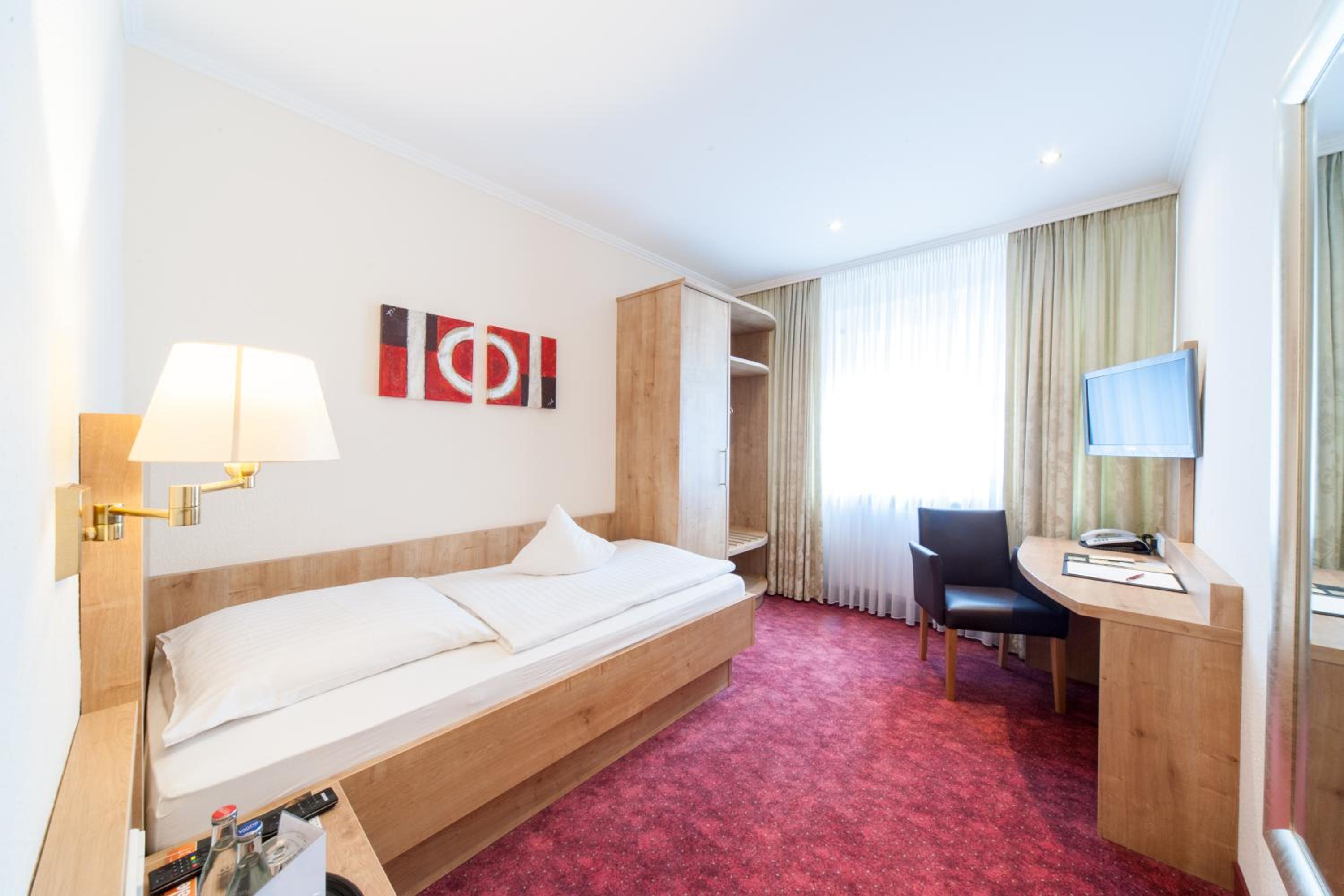 Classic Single Room