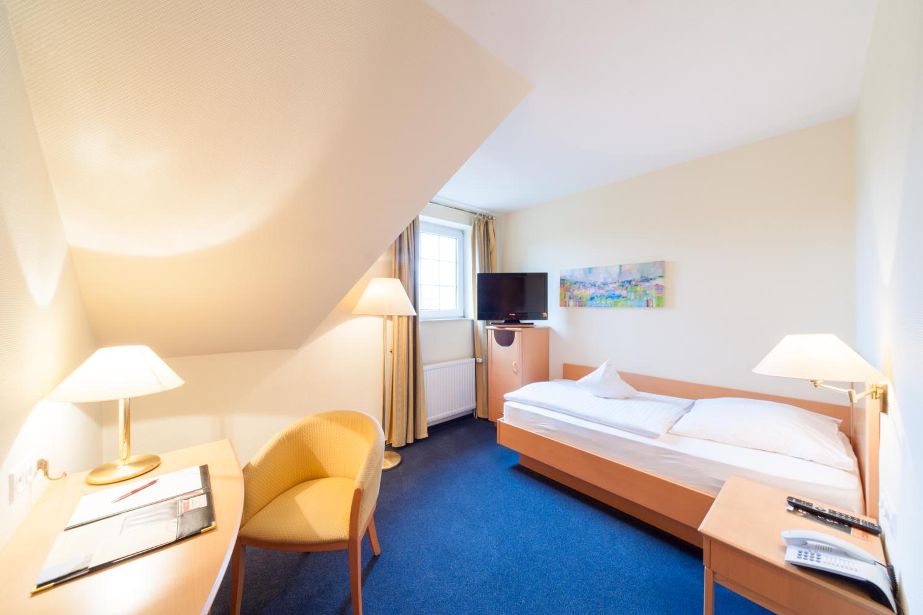 Business Single Room photo 3