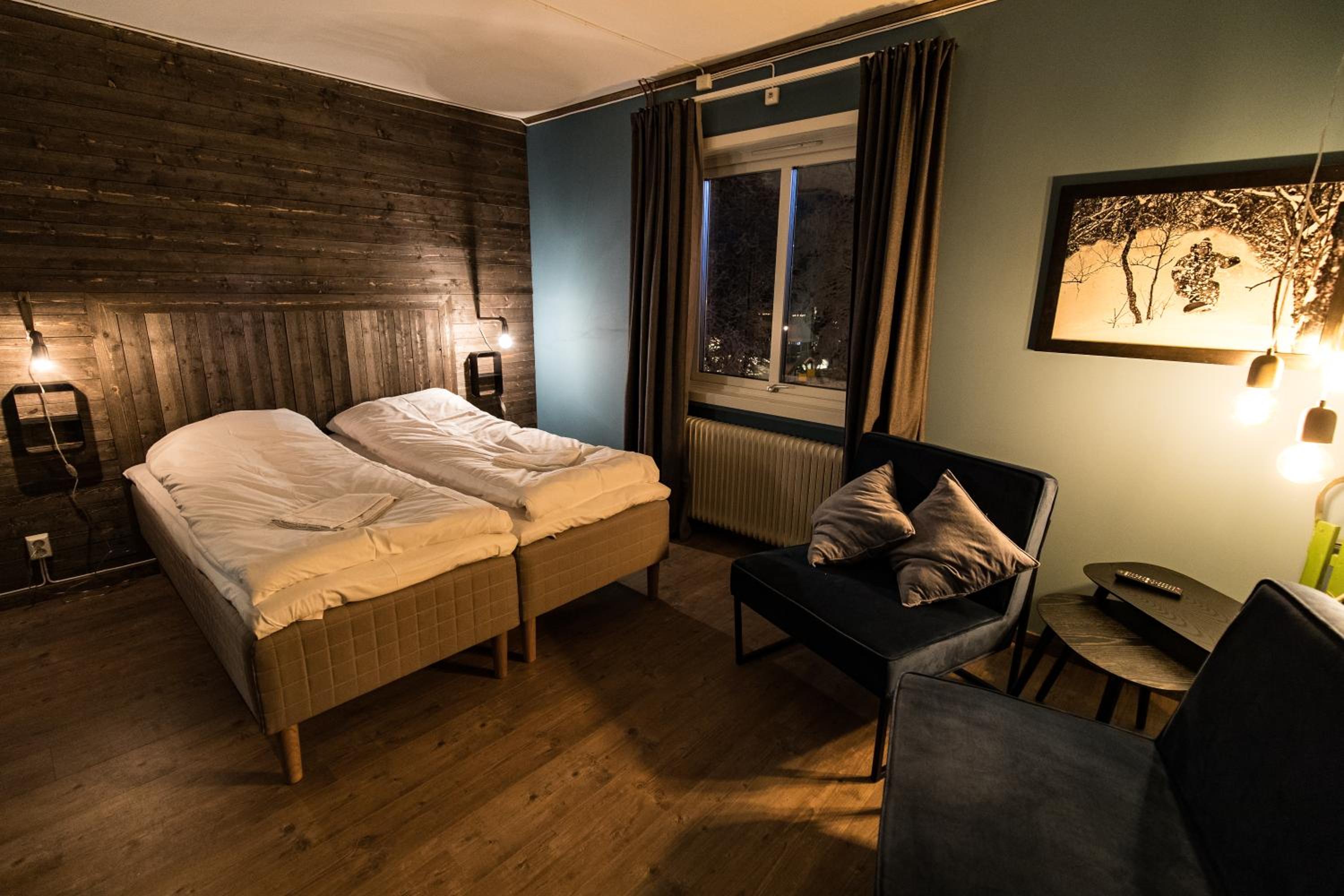 Double or Twin Room with Shared Bathroom photo 3