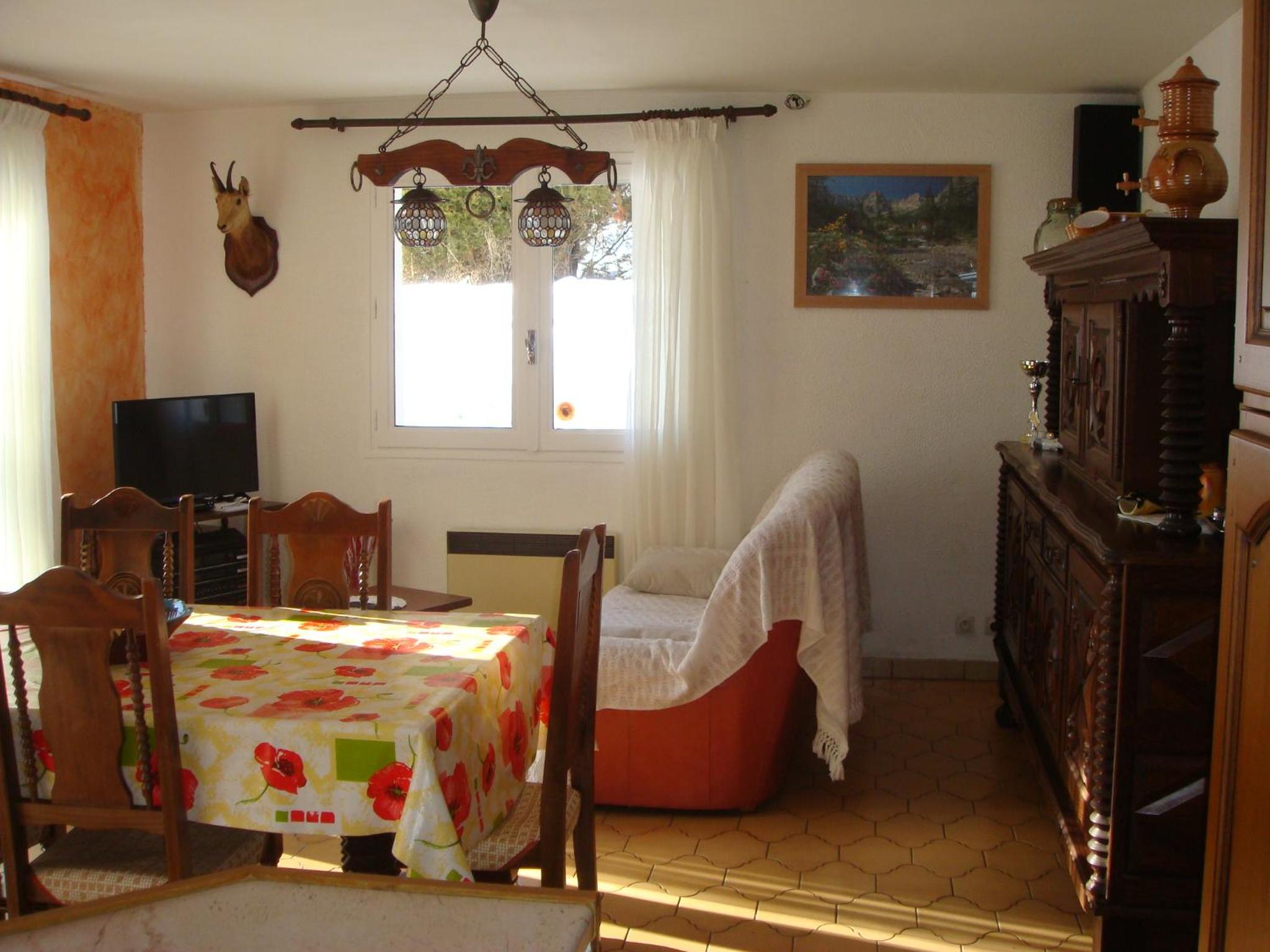 Apartment photo 2