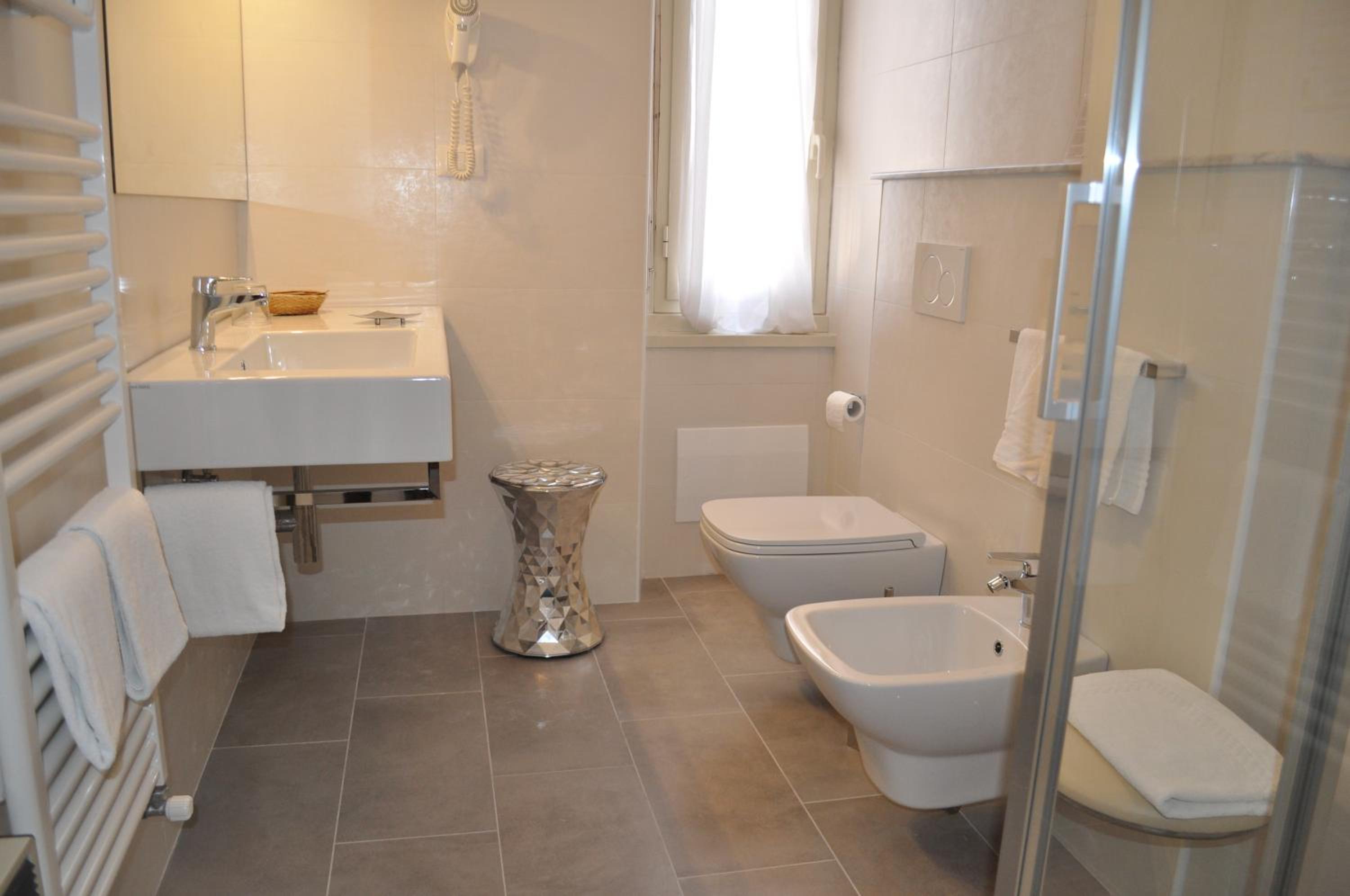 Triple Room with Balcony and Lateral Sea View photo 3