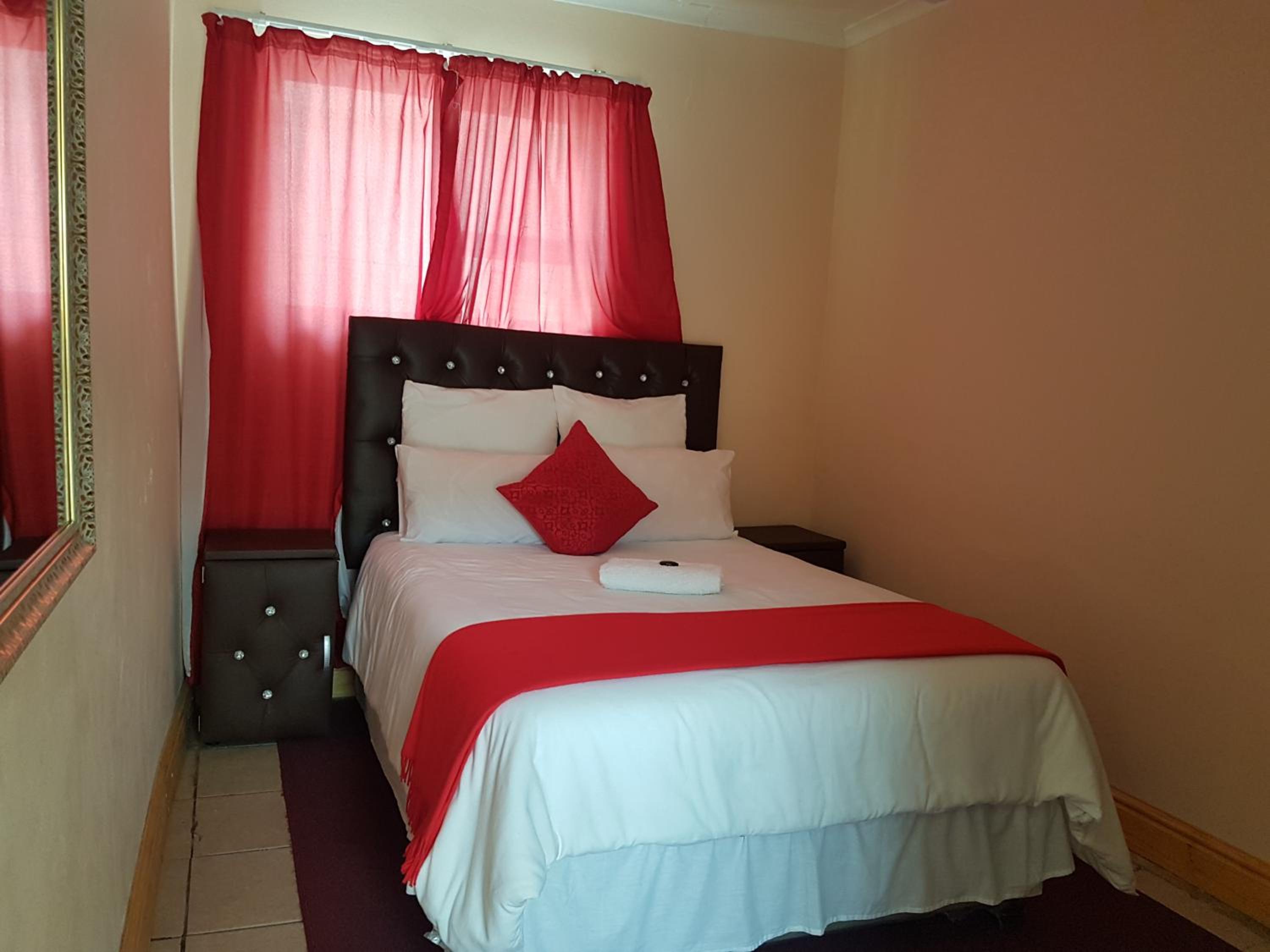 Basic Double Room photo 1